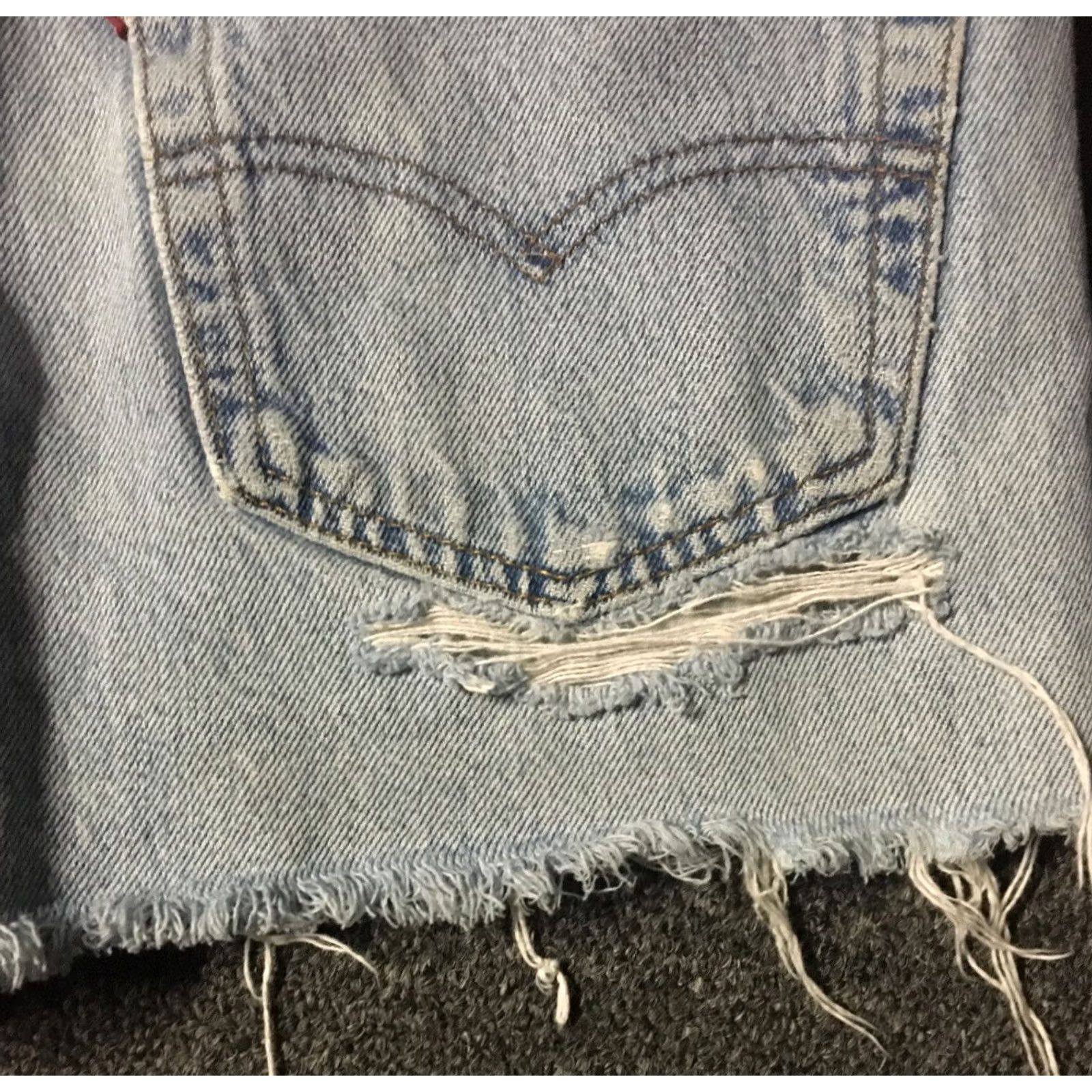 Levi's VINTAGE Levi's 501 Jeans Shorts Shirt Womens 30 Blue Distressed Thrashed Cut Off Grunge 80s 90s Biker USA Size 30" / US 8 / IT 44 - 4 Thumbnail