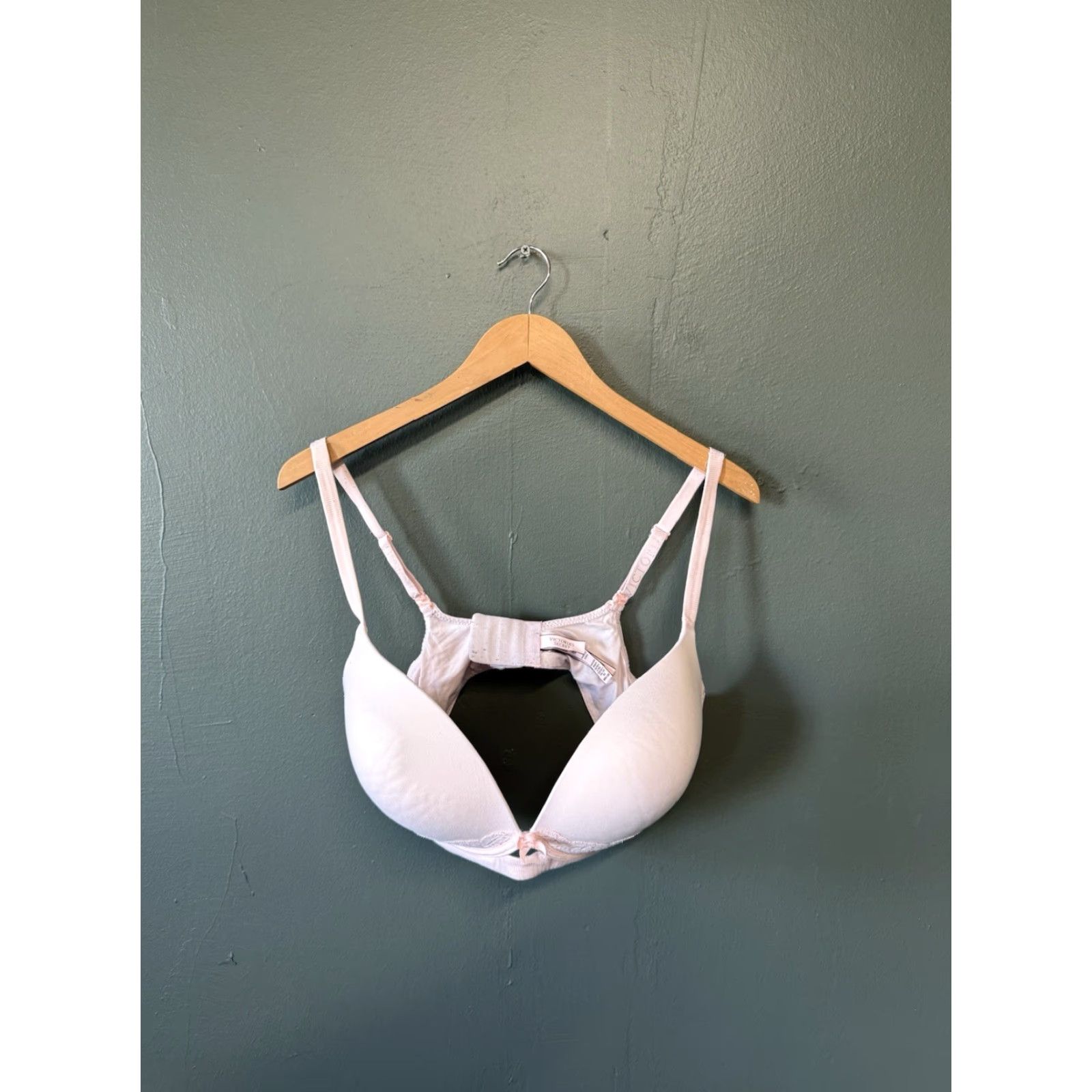 Victoria's Secret Victoria's Secret Pink Push Bra 38DD DD Pink Womens Victoria's Secret Push Up Bra Women's 38DD Girls/Boys not applicable Size ONE SIZE - 2 Thumbnail