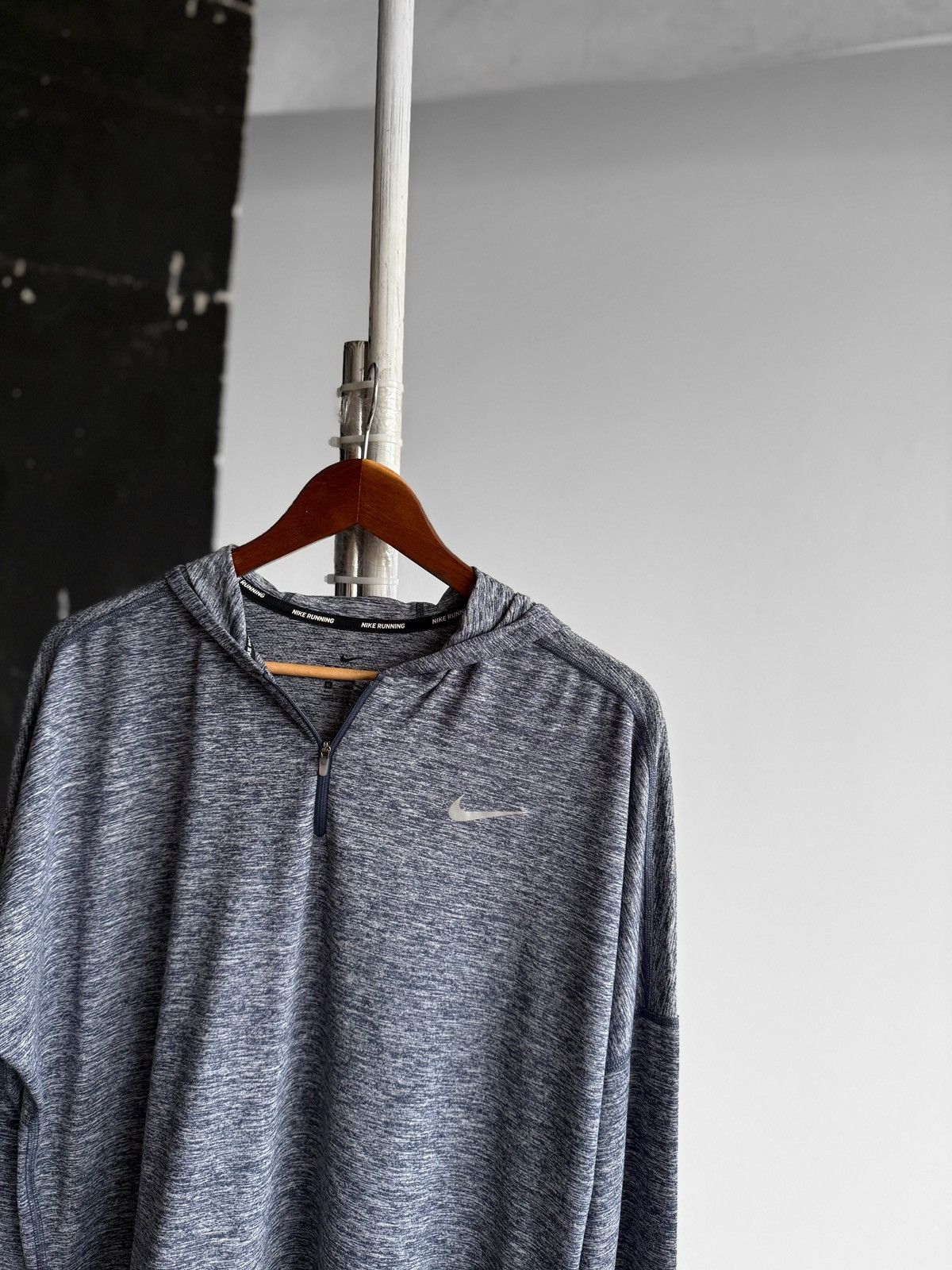 Nike Nike Dri-FIT Womens Blue Half Zip Dry Element LS Hoodie Size XL / US 12-14 / IT 48-50 - 5 Thumbnail