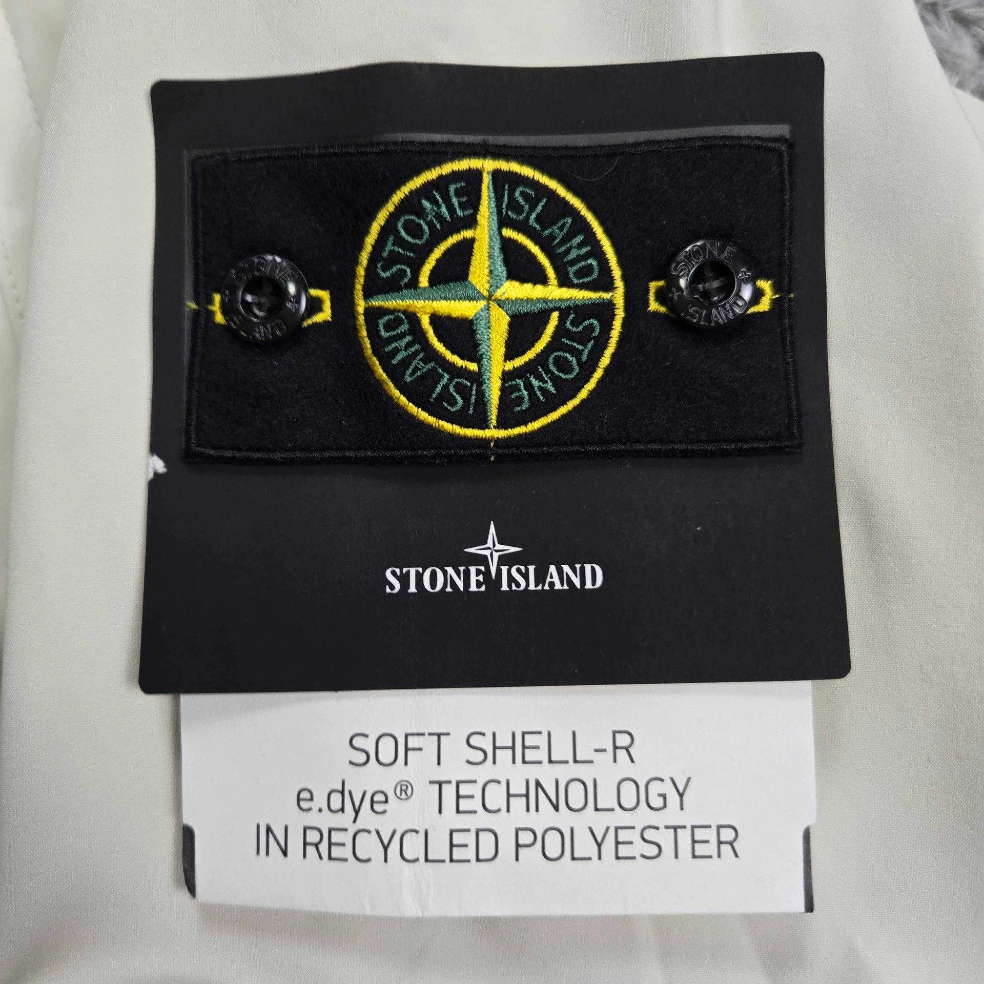 Stone Island stone island softshell jacket in ivory white Size US XXL / EU 58 / 5 - 4 Thumbnail