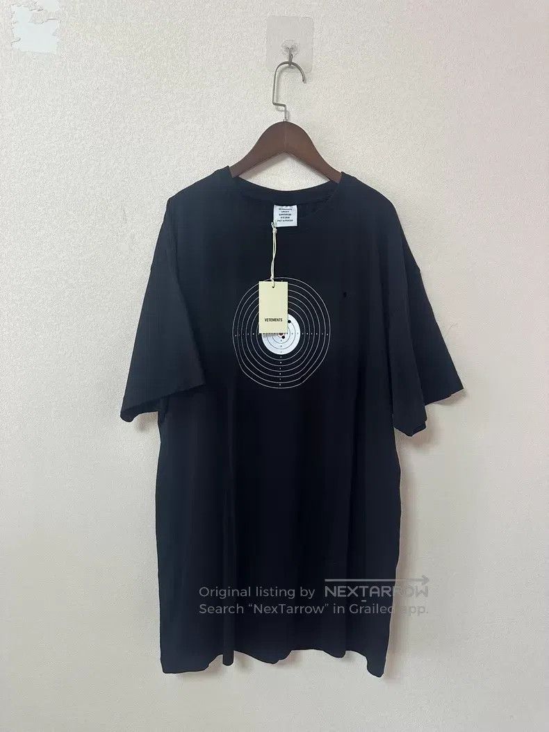 Vetements VETEMENTS Bullet Hole Short Sleeve Size US M / EU 48-50 / 2 - 1 Thumbnail