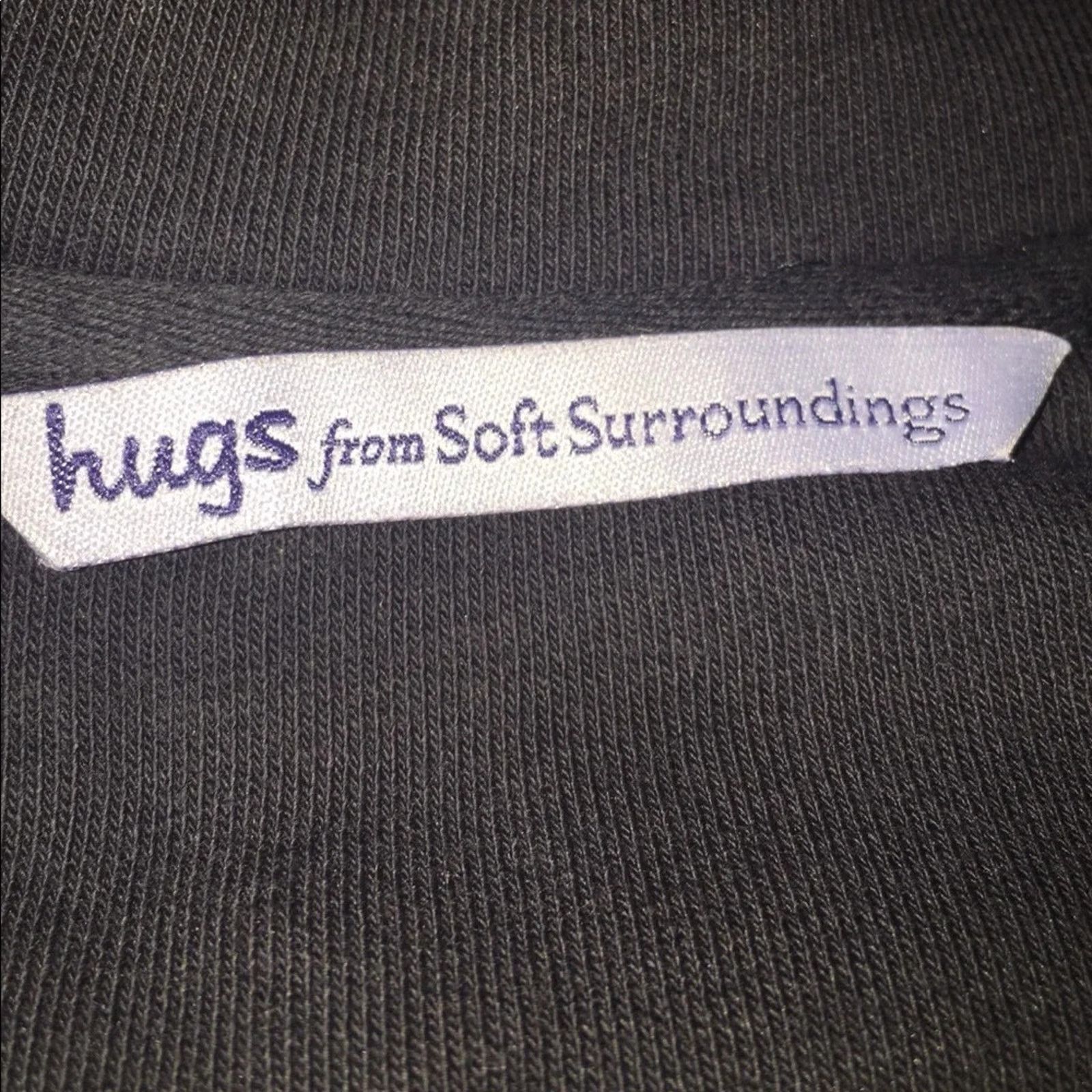 The Unbranded Brand Hugs by Soft Surrounds black pullover, size small Size S / US 4 / IT 40 - 2 Thumbnail