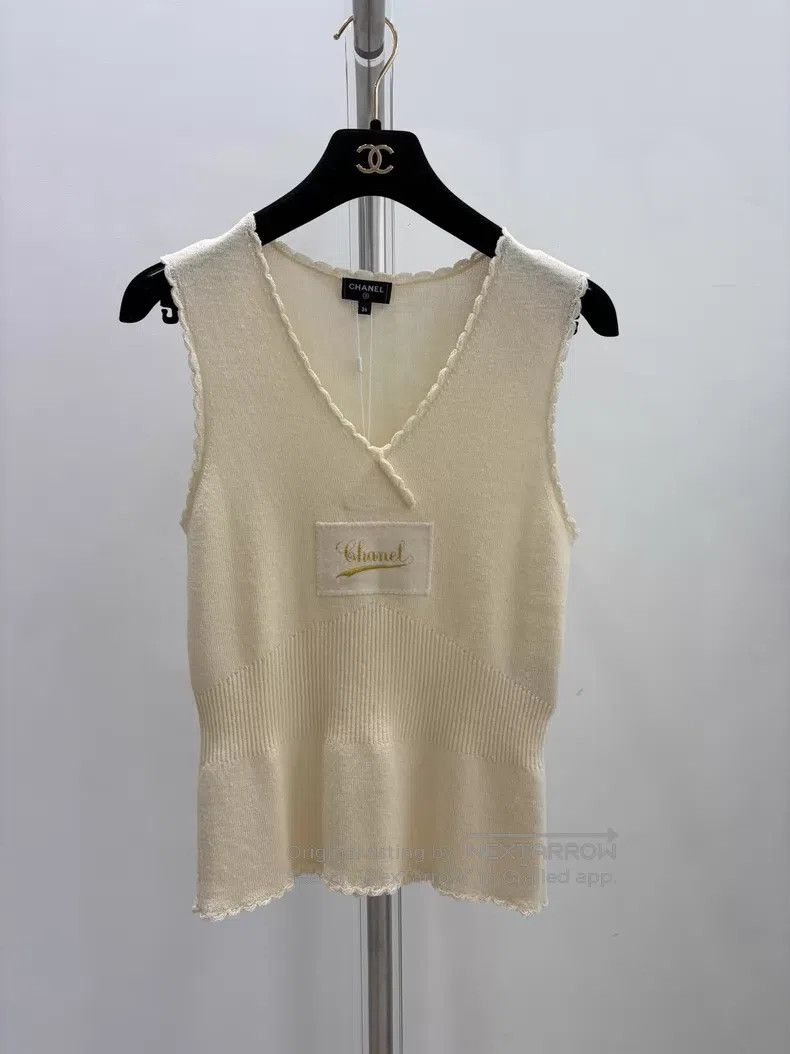 Chanel Chanel Letter logo embroidery V-neck vest Size XS / US 0-2 / IT 36-38 - 1 Thumbnail