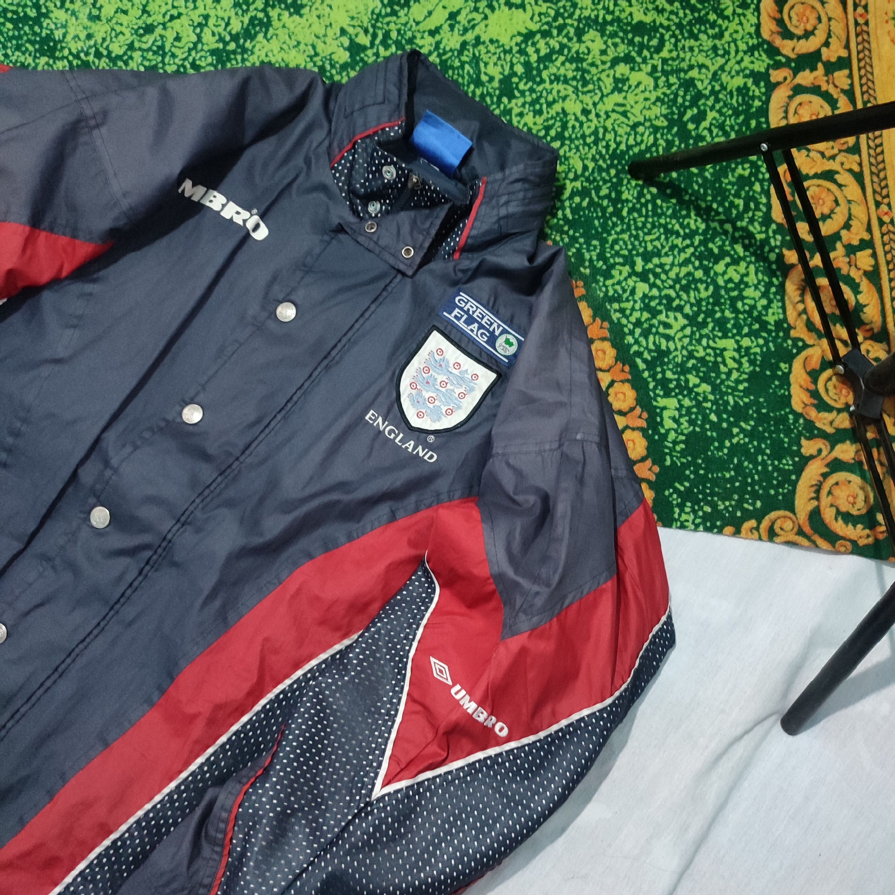 Umbro × Vintage England 1997/98 Padded Bench Coat Jacket Vintage Football Size US XL / EU 56 / 4 - 2 Thumbnail