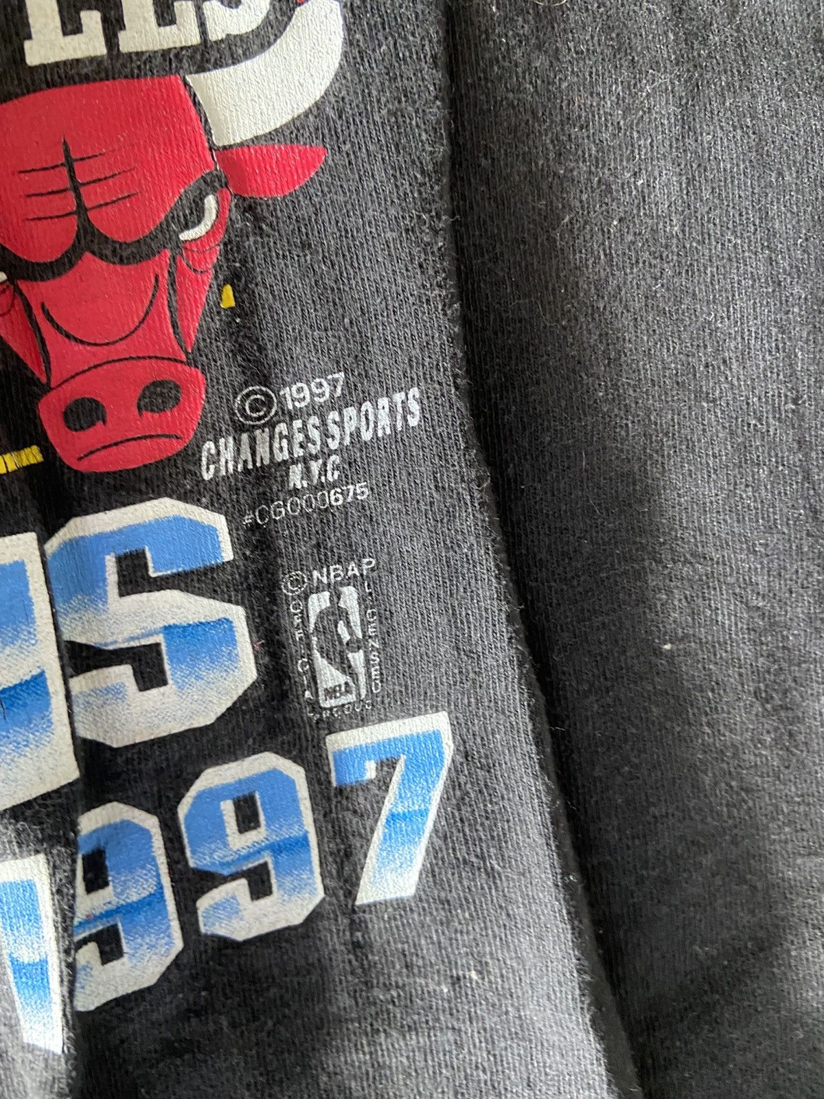 Changes × NBA × Vintage Vintage 1997 Chicago bulls championship shirt Size US XL / EU 56 / 4 - 3 Thumbnail