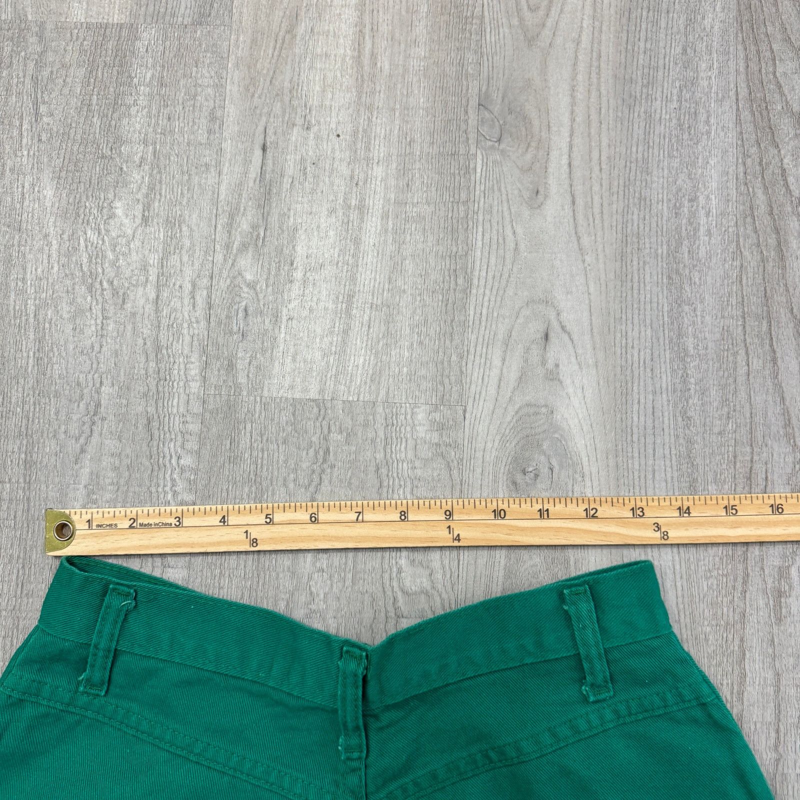 Vintage Vintage Green Denim Shorts Womens Size 12 Mom High Rise 90s Size 34" / US 12 / IT 48 - 6 Thumbnail
