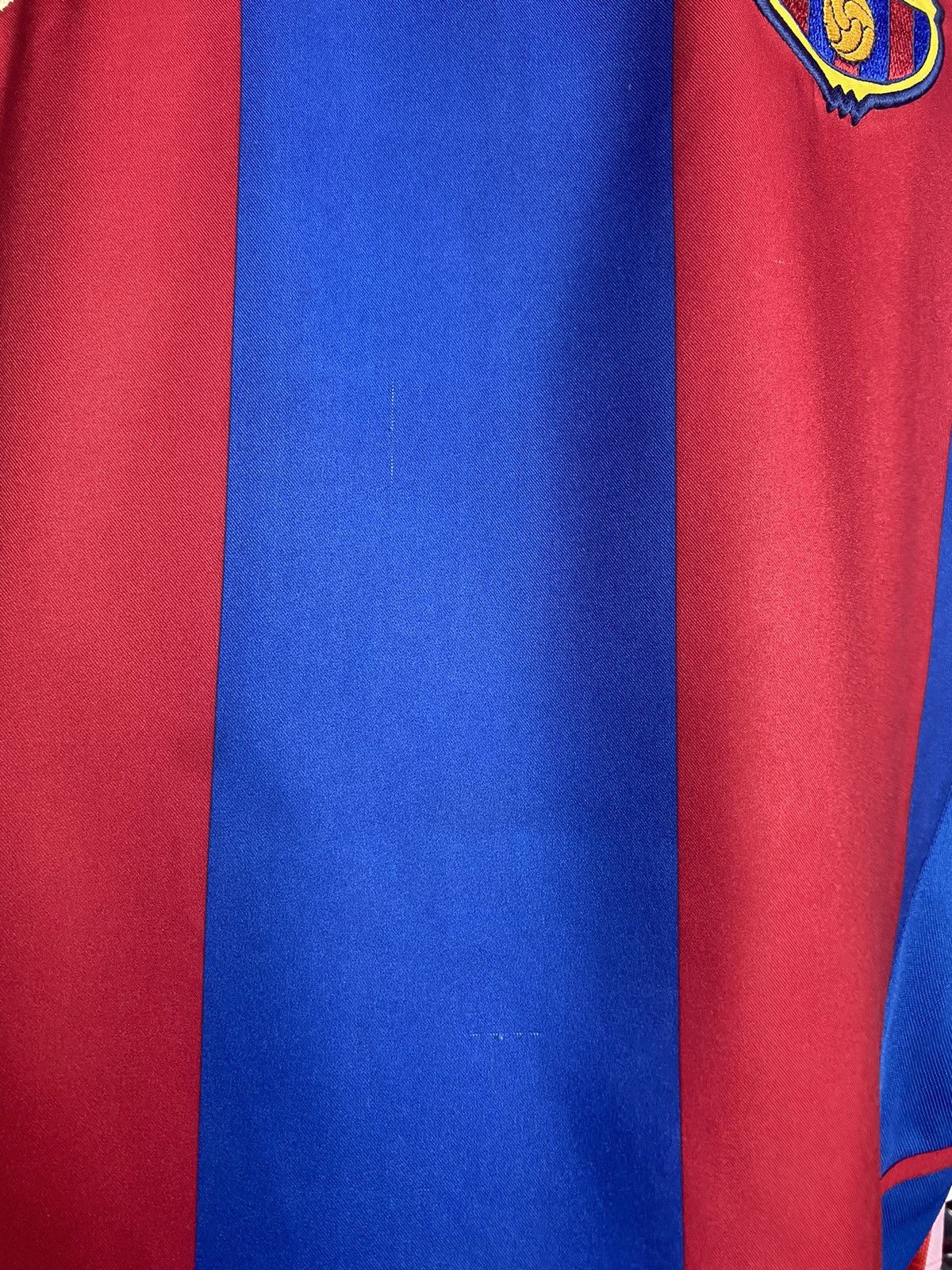 Nike 2002-03 NIKE BARCELONA #10 RONALDINHO HOME FOOTBALL SHIRT Size US M / EU 48-50 / 2 - 7 Thumbnail