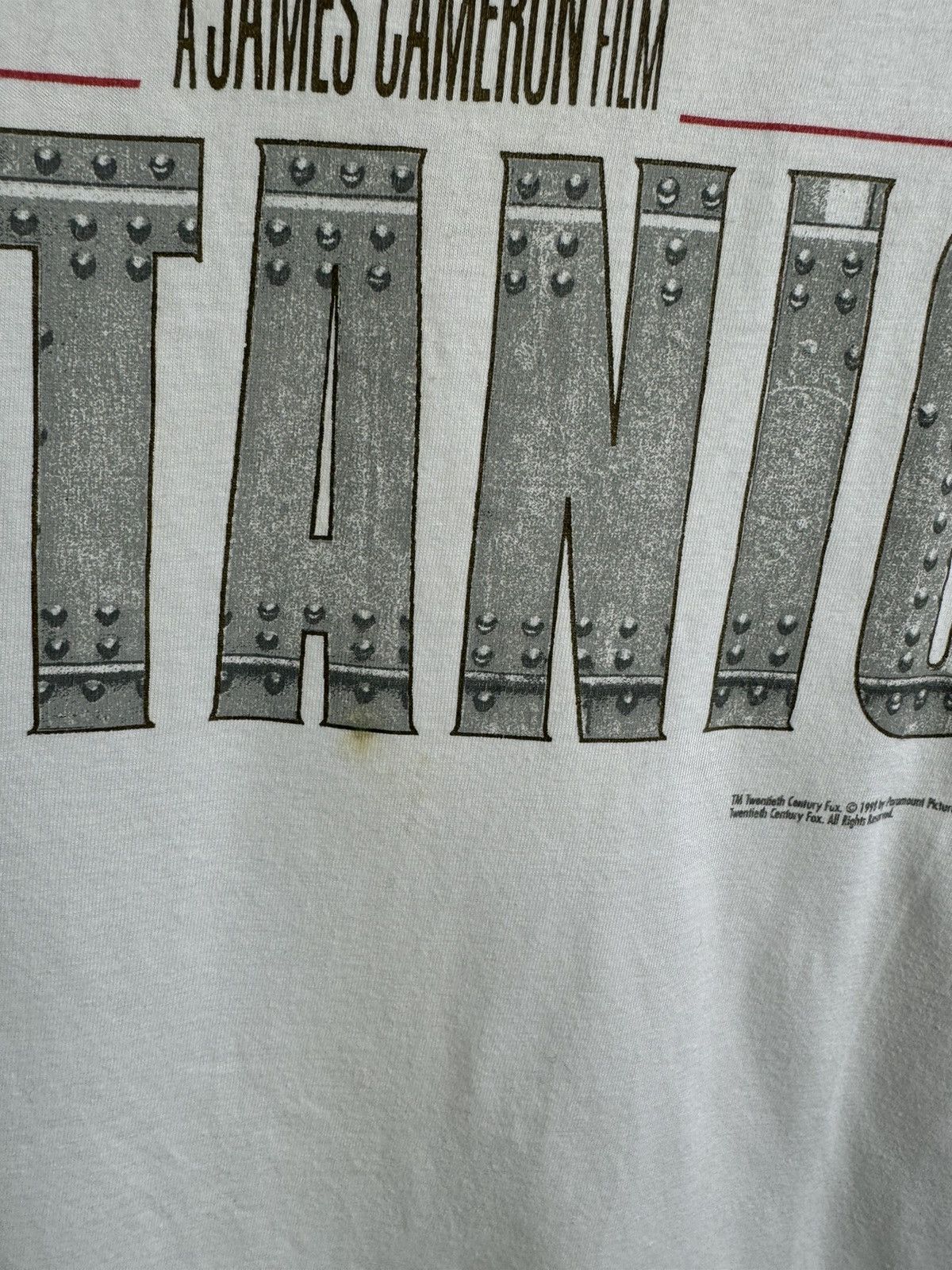 Vintage Vintage 1998 Titanic Hanes A James Cameron Film Big Logo Tee Size US XL / EU 56 / 4 - 3 Thumbnail