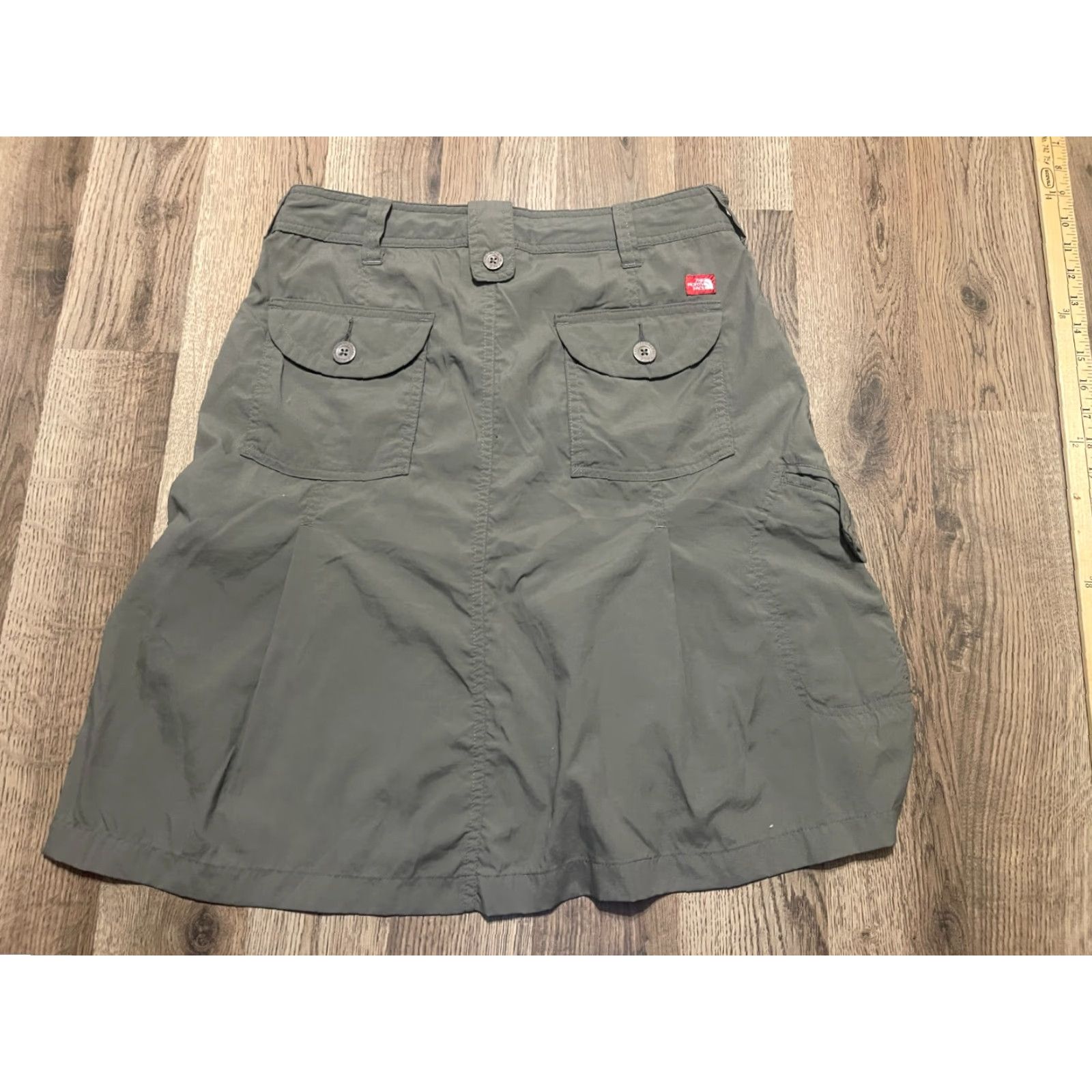 The North Face The North Face Skirt Women’s 6 Green Mini Short Pockets Logo Size 28" / US 6 / IT 42 - 2 Thumbnail