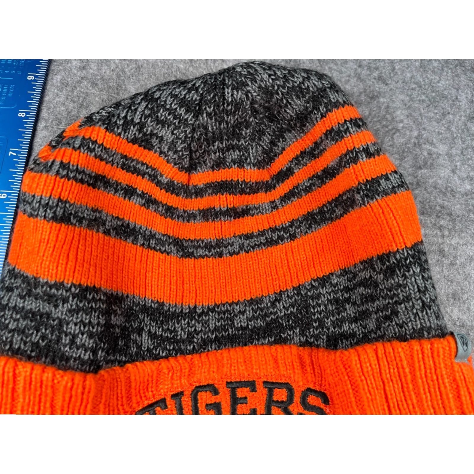 Top Of The World Top of the World Hayden Valley Schools Beanie Toque Adult One Size Orange Knit 100% Acrylic Gray Unisex Adults Beanie Hat Logo 90s? Size ONE SIZE - 3 Thumbnail
