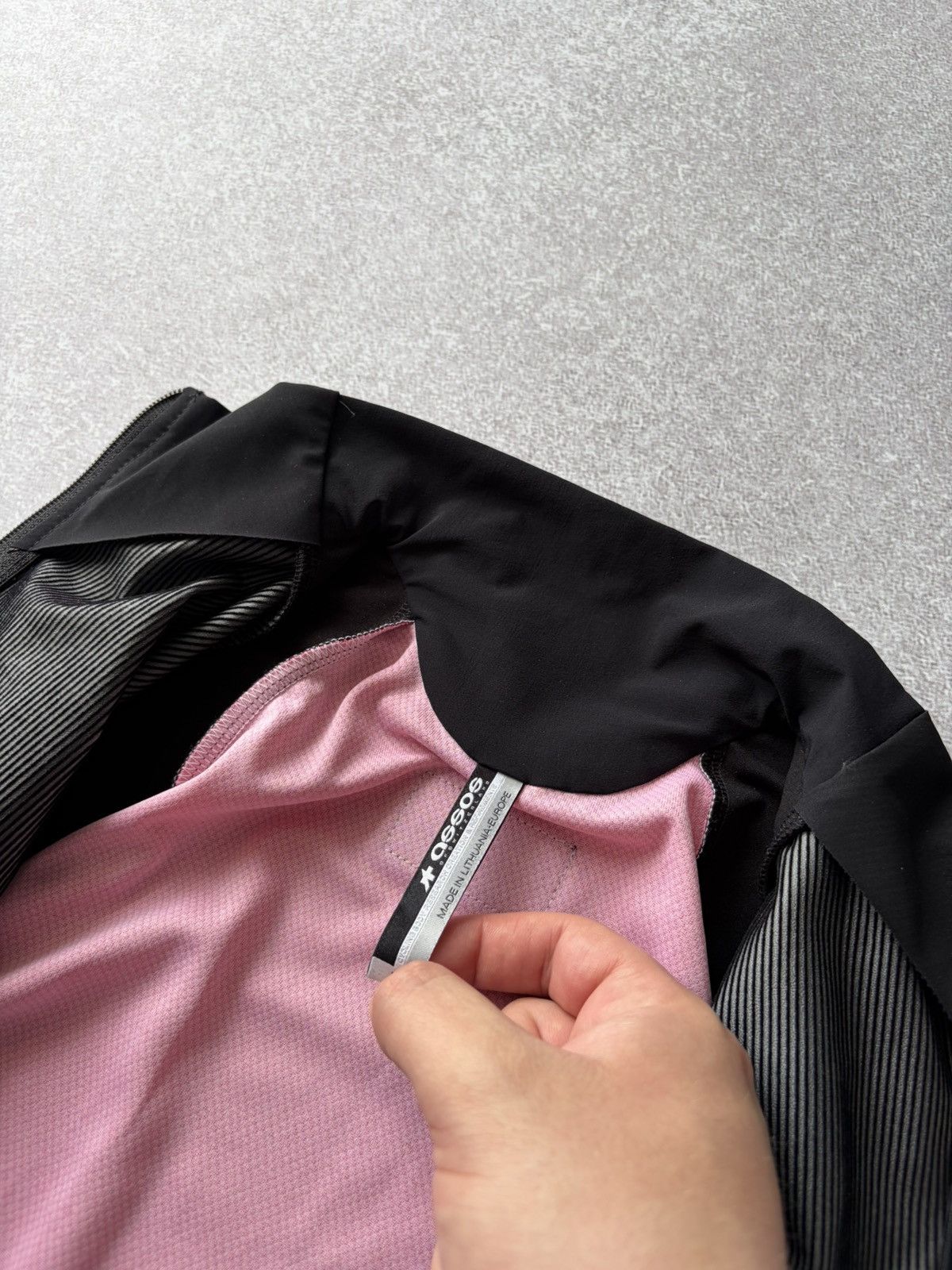 Other RRP $340 Assos Cycling Tiburu Jacket Laalalai Red Black Zip Size M / US 6-8 / IT 42-44 - 8 Thumbnail
