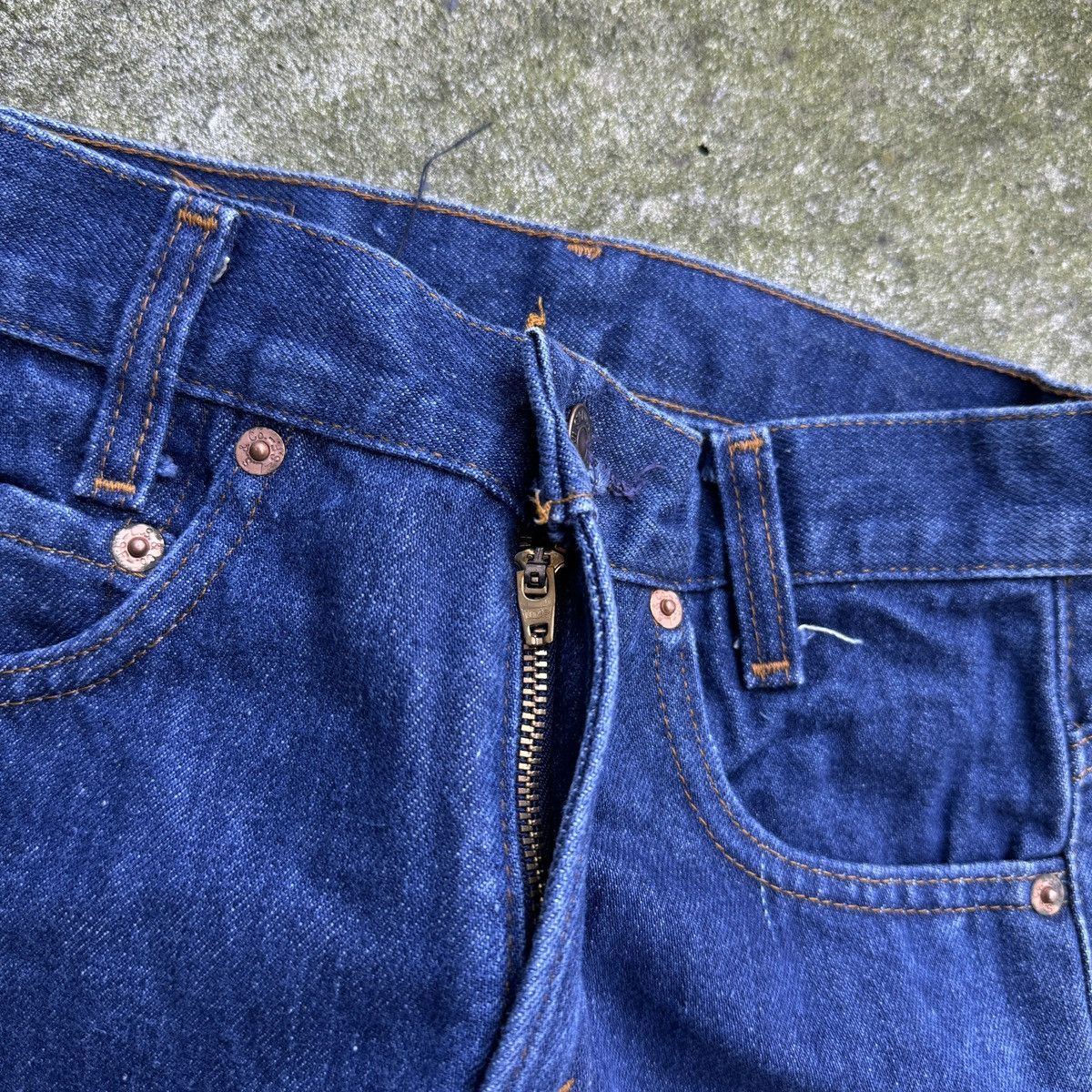 Levi's Vintage 80s Levi's 563 Dark Wash Bootcut Jeans 24x32 Size 24" / US 00 / IT 34 - 14 Thumbnail