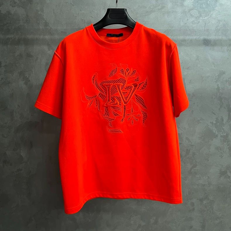 Louis Vuitton Louis Vuitton Round neck short sleeves with bright color cu Size US L / EU 52-54 / 3 - 1 Thumbnail