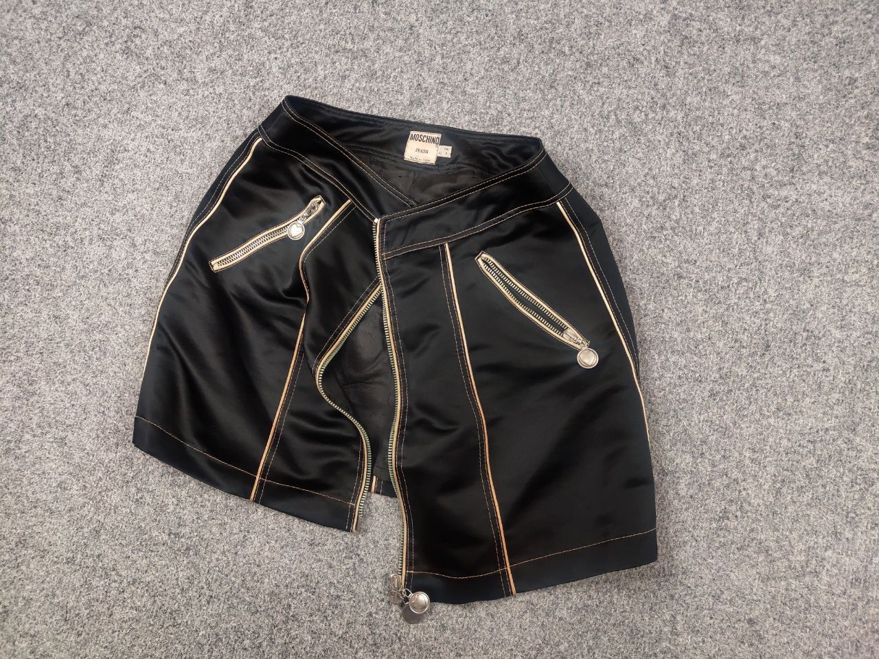 Moschino Vintage 90's Moschino shiny mini skirt heart-shaped zip Y2K Size 30" / US 8 / IT 44 - 5 Thumbnail