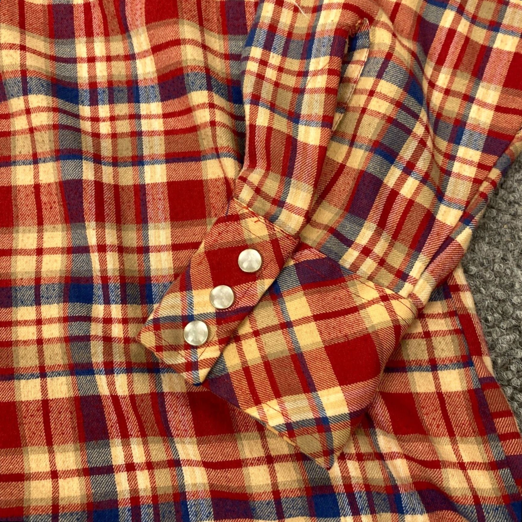 Vintage VINTAGE Campus Men's Flannel Shirt Long Sleeve Button-Up Western Plaid Pearl Snap Large Red Size US L / EU 52-54 / 3 - 6 Thumbnail