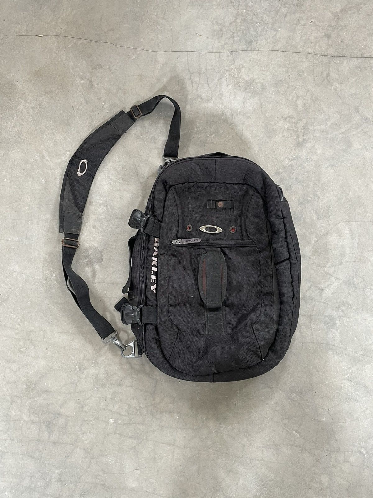Oakley Vintage Oakley Software Backpack Slingbag Icon Size ONE SIZE - 1 Thumbnail