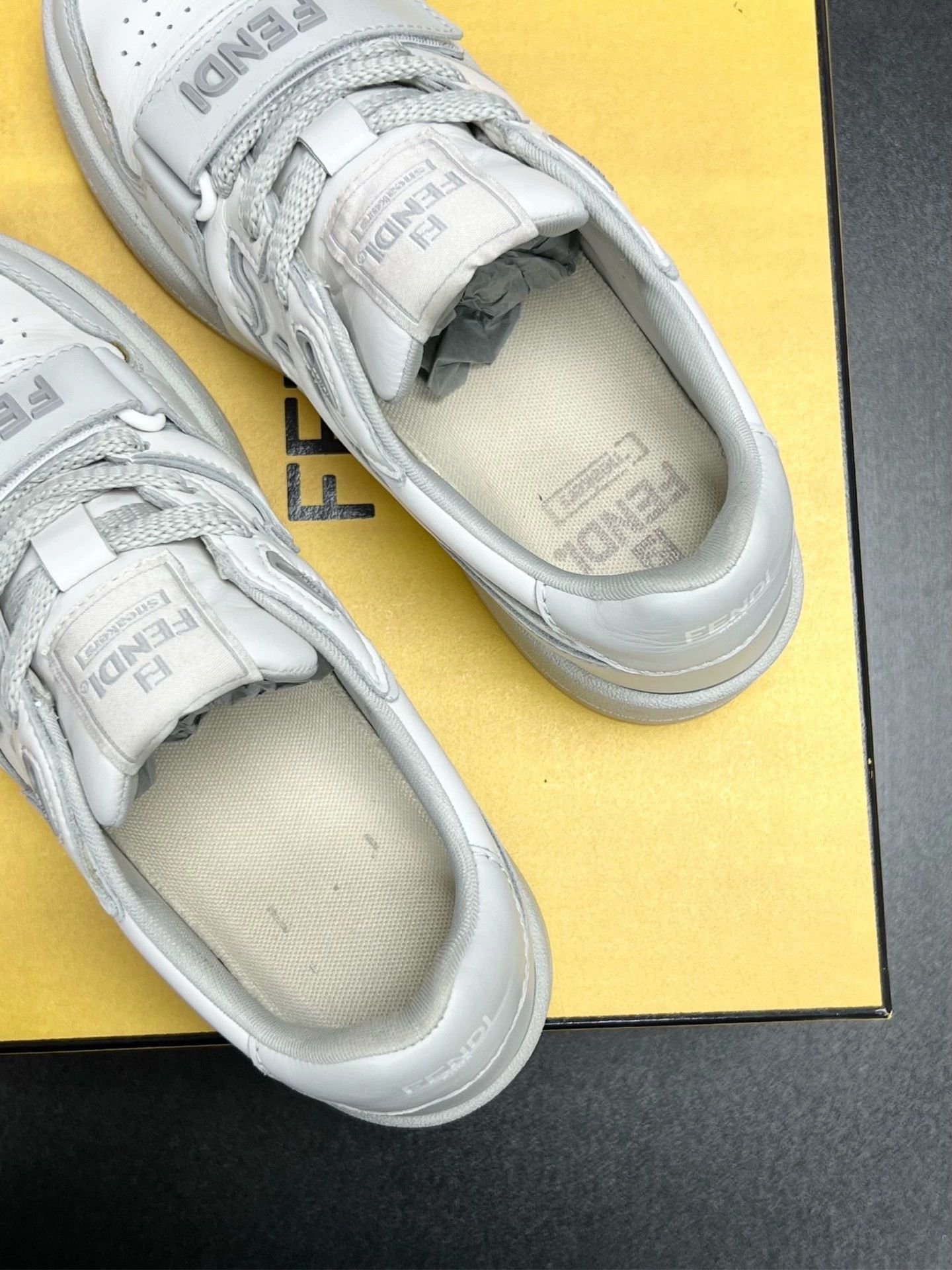 Fendi Fendi Velcro Sneakers Size 36 with Box Size US 5.5 / EU 38 - 4 Thumbnail