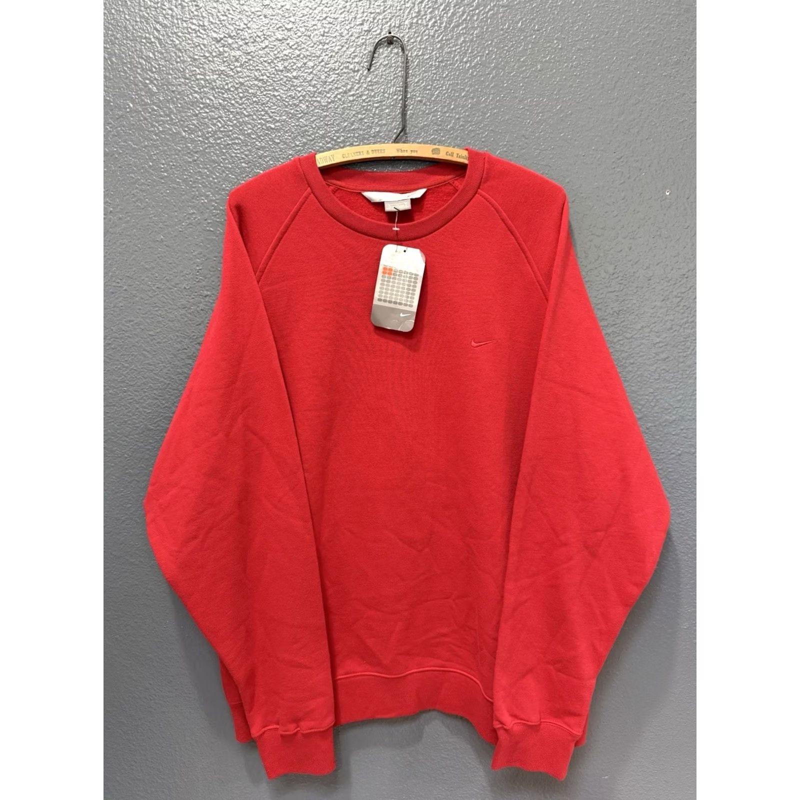 Nike VINTAGE? Brand New Nike Swoosh Tonal Cotton Sweatshirt Mens L Red Nike Shirt Size US L / EU 52-54 / 3 - 3 Thumbnail
