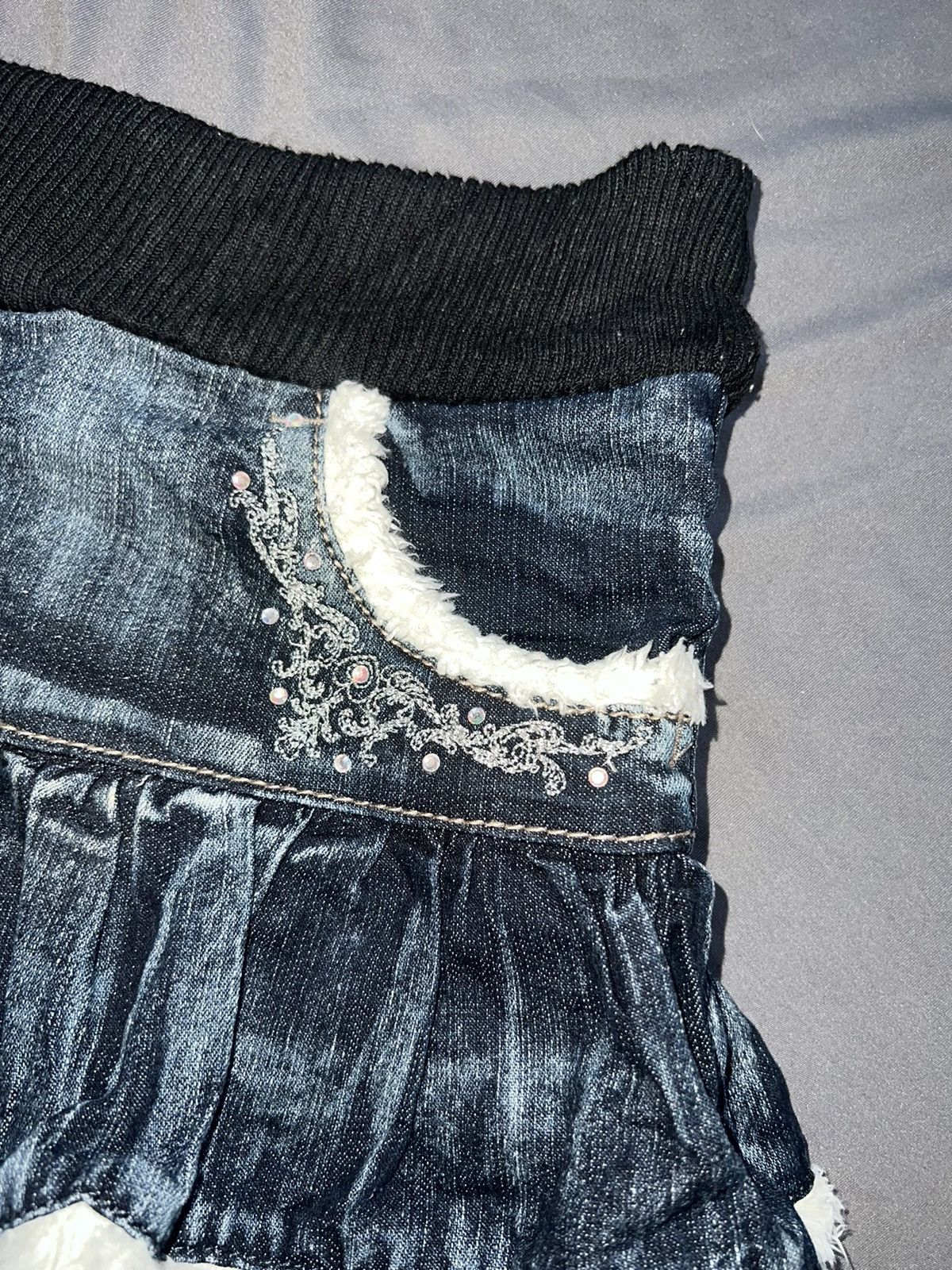 Japanese Brand Y2k denim with fur strim layered mini skirt 💙💫 Size 25" / US 0 / IT 36 - 6 Thumbnail