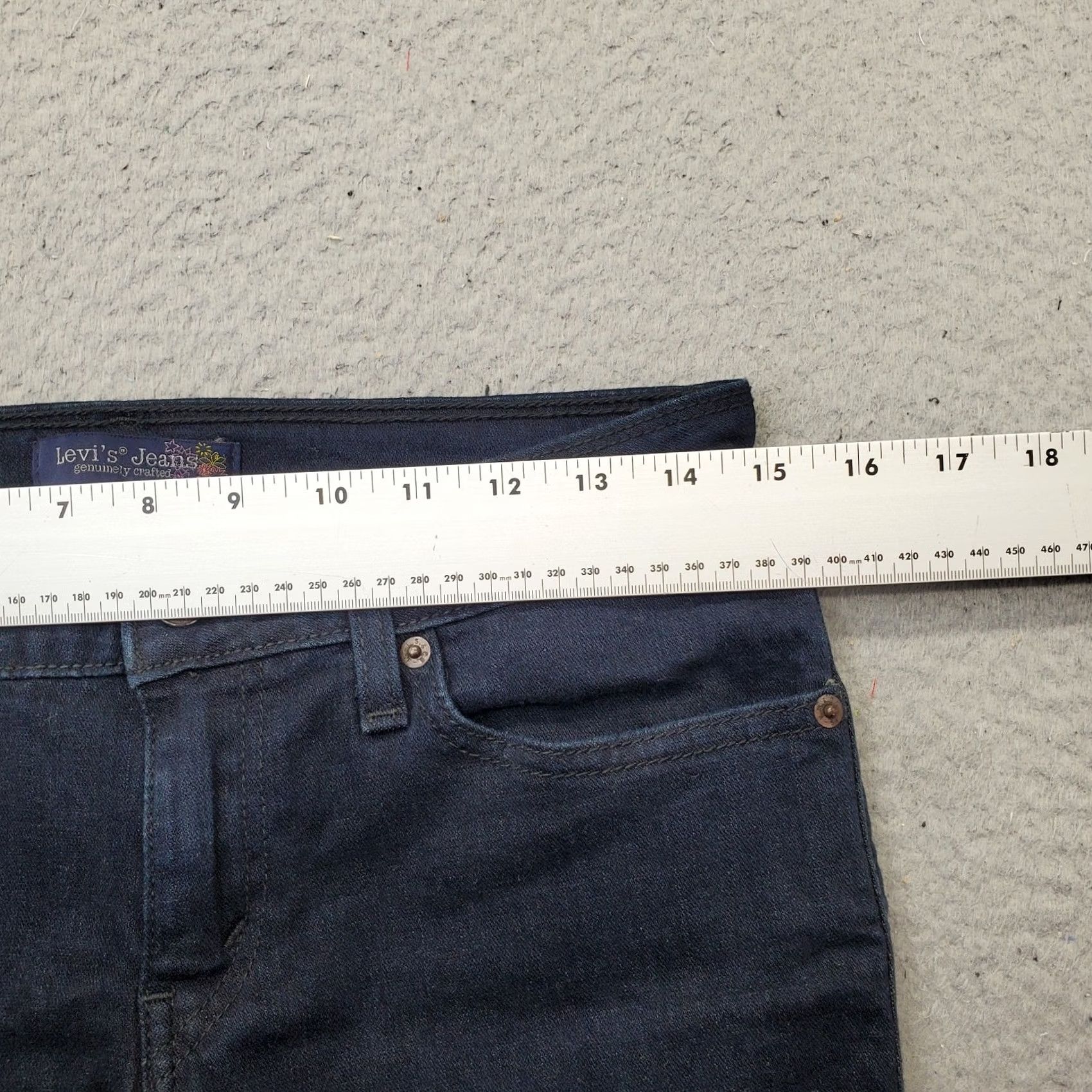 Levi's Levi's Womens 9 Blue Denim Dark Wash 5-Pocket Bermuda Shorts Size 30" / US 8 / IT 44 - 5 Thumbnail