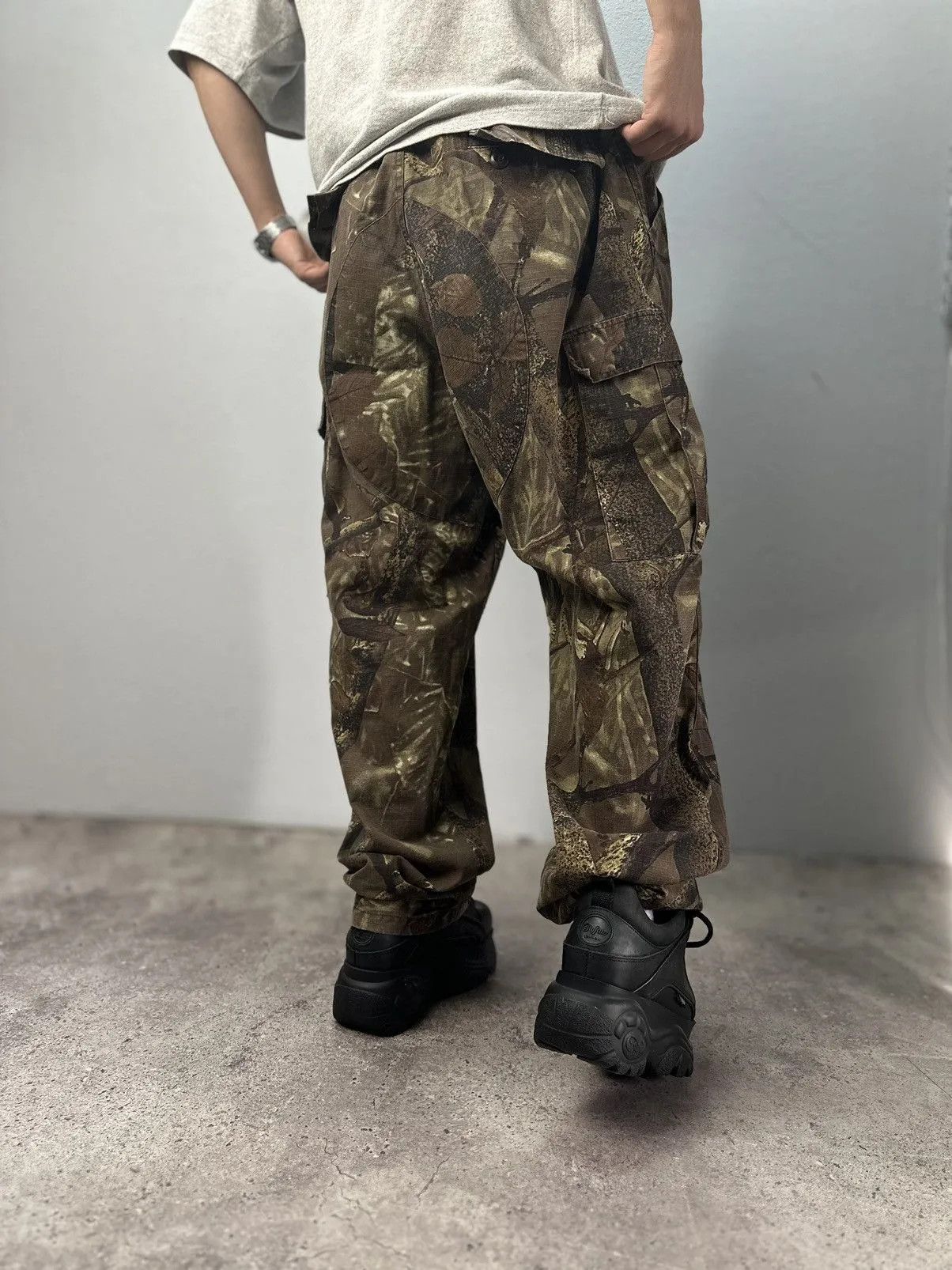 Vintage Vintage Real Tree style Baggy Japan Cargo pants Military Y2K Size US 36 / EU 52 - 14 Thumbnail