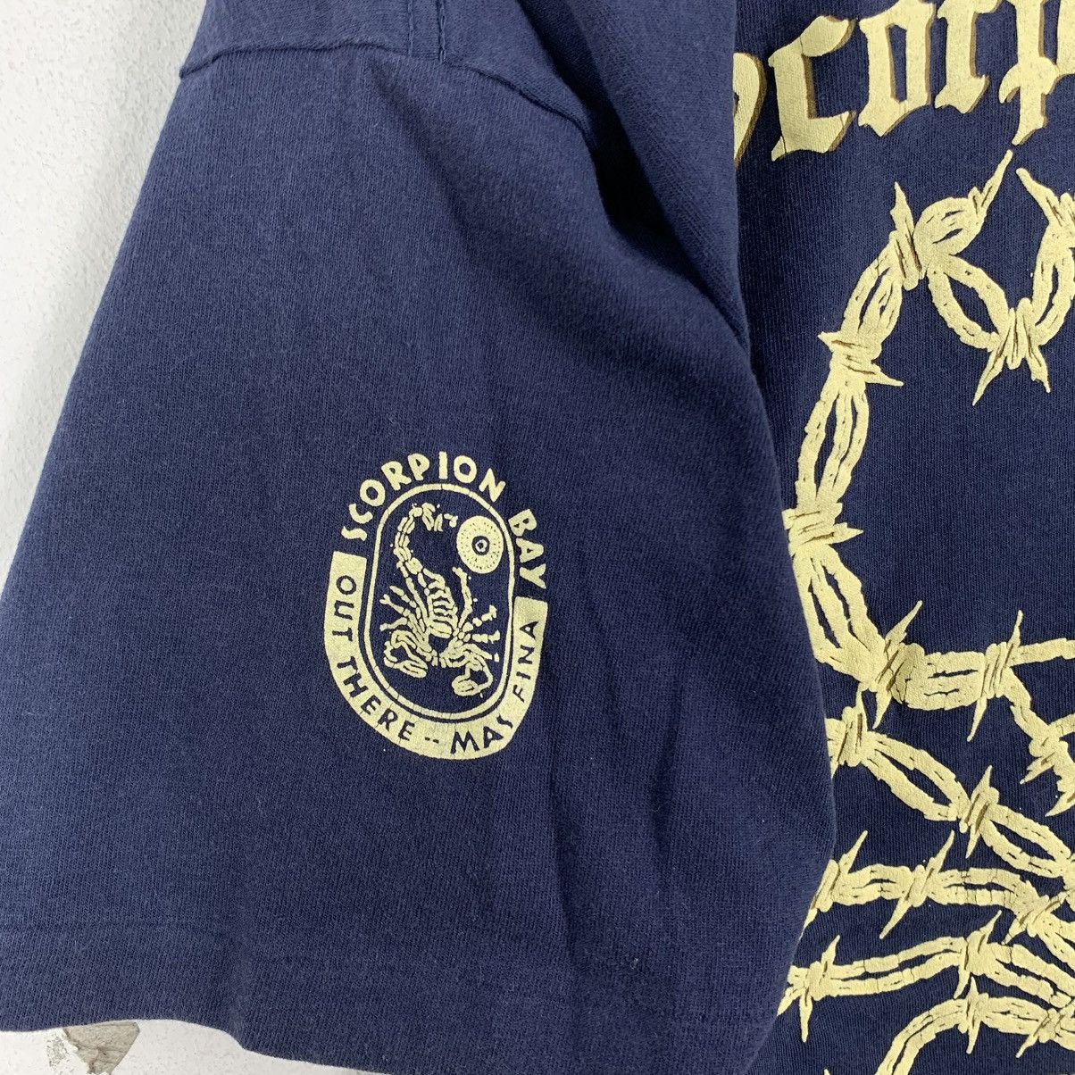 Vintage Vintage 90s SCORPION BAY SURF Usa Back Hit Tshirt Size US L / EU 52-54 / 3 - 4 Thumbnail