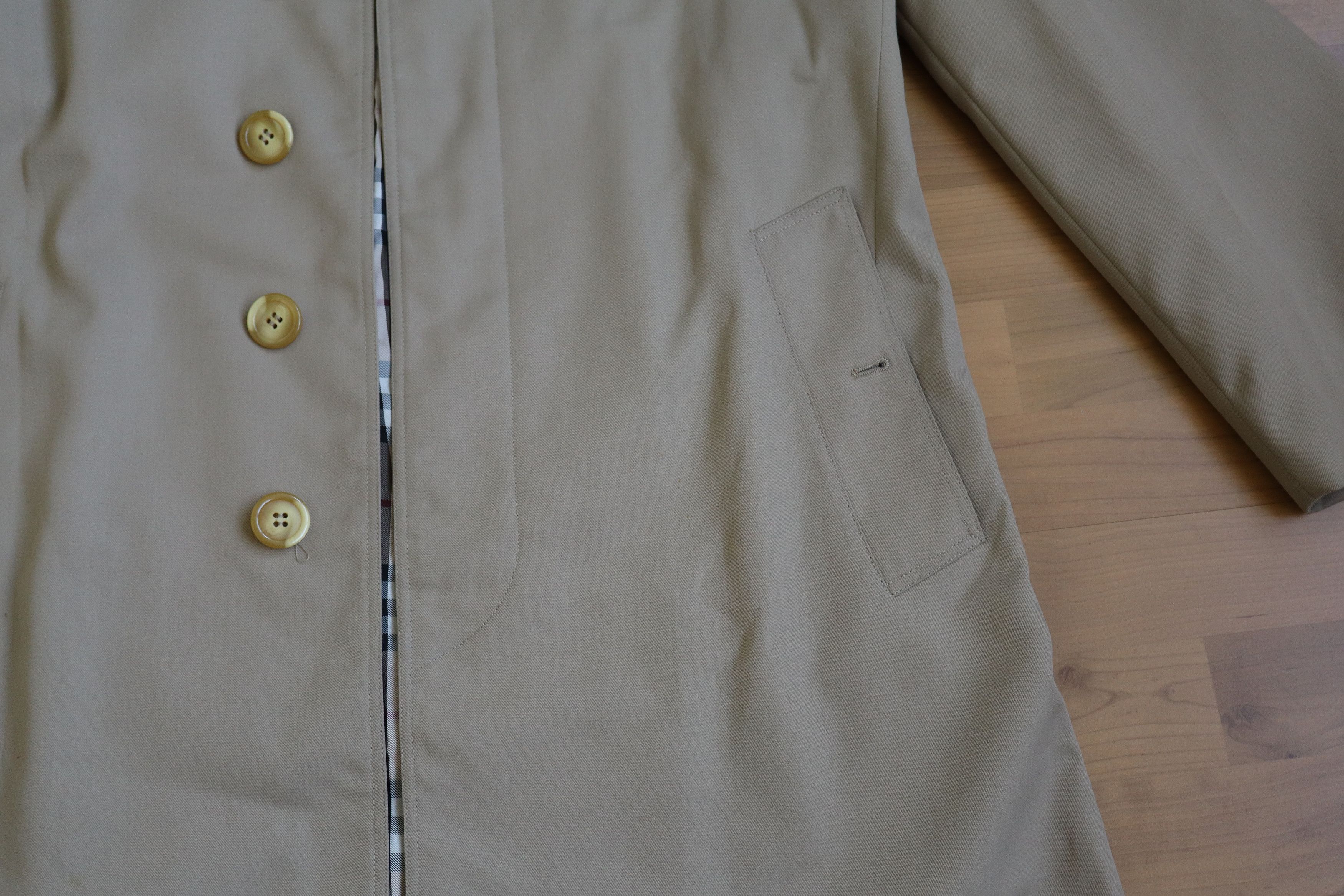 Burberry Burberry Mens Trench coat size L Size US L / EU 52-54 / 3 - 5 Thumbnail