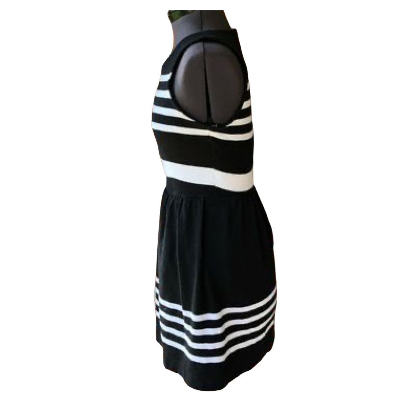 J.Crew J.Crew Fit & Flare Dress Knee-Length Stripe Crew-Neck Sleeve Size XXS / US 00 / IT 34 - 3 Thumbnail