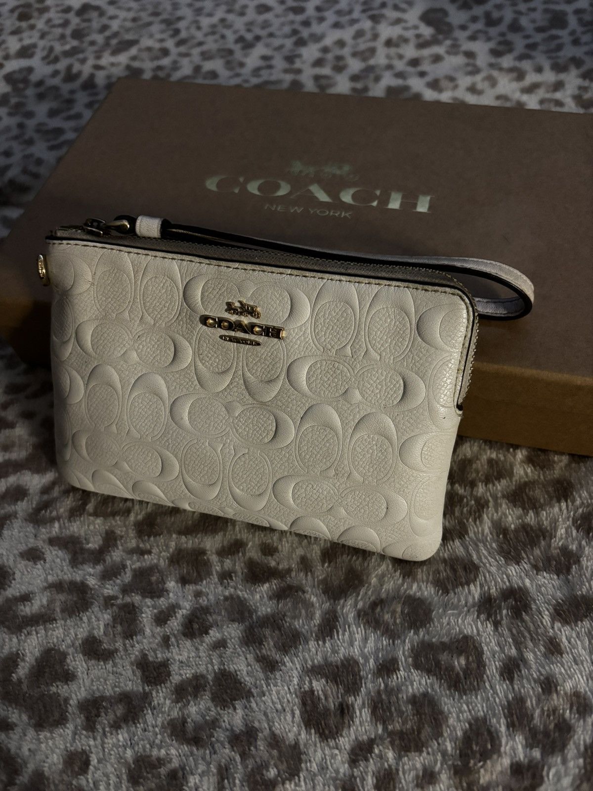 Coach COACH corner zip wristlet with apple & heart charm Size ONE SIZE - 3 Thumbnail