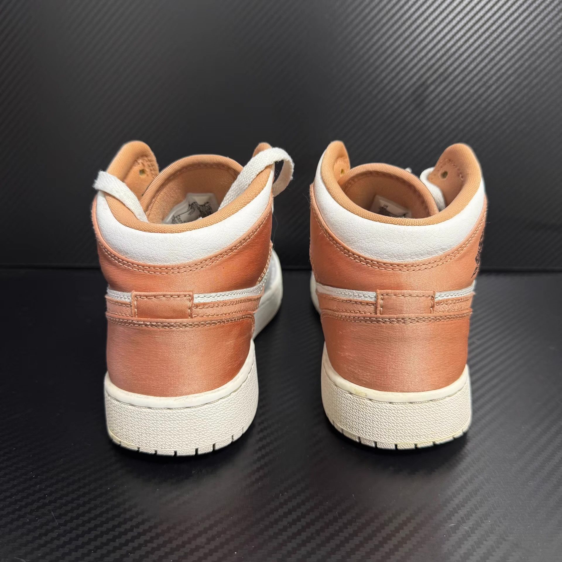 Nike Nike Air Jordan 1 Mid Q10 Size US 5 / EU 37 - 4 Thumbnail