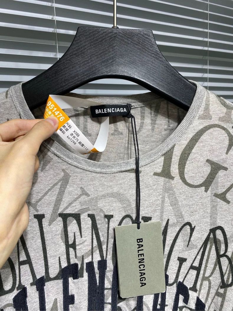 Balenciaga Balenciaga Make the old bullet screen logo short sleeves 25 Size US XS / EU 42 / 0 - 5 Thumbnail