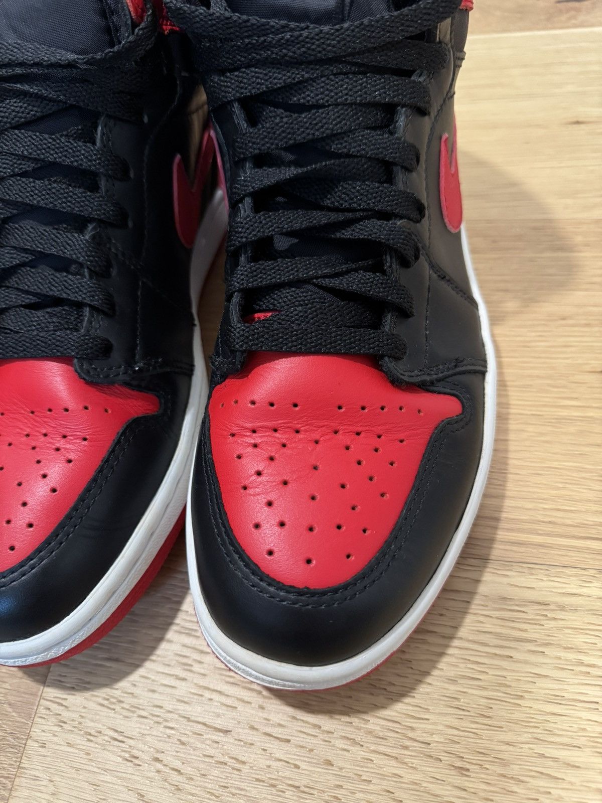 Jordan Brand × Nike Jordan I Black/Varsity Red Bred size 9. VNDS Size US 9 / EU 42 - 6 Thumbnail