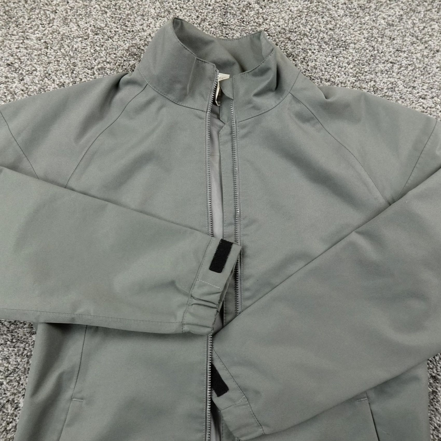 Nike VINTAGE Nike Jacket Mens S Gray STORM FIT 10 Full Zip Softshell Waterproof Coat Y2K Size US S / EU 44-46 / 1 - 2 Thumbnail