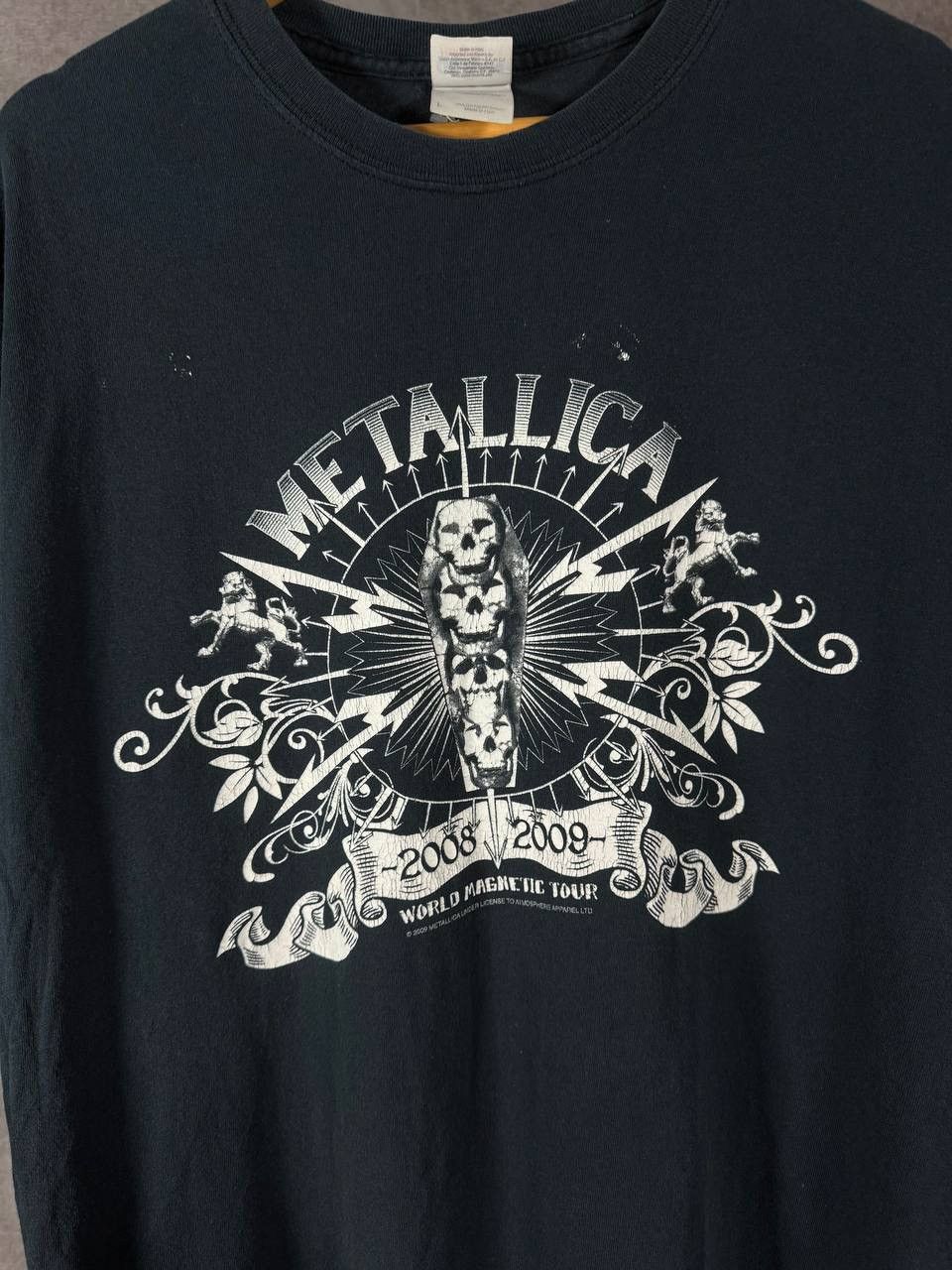 Metallica Metallica 2009 rock band overprinted tour tee Size US L / EU 52-54 / 3 - 4 Thumbnail