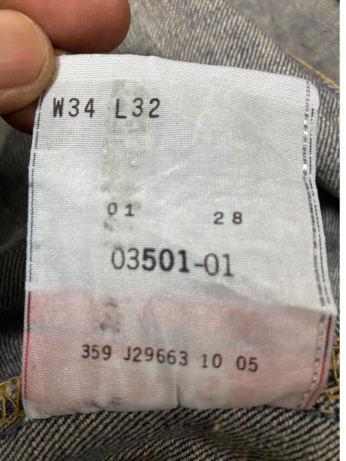 Levi's Vintage Clothing Vintage Levis501 Y2K Faded Distressed Style Loose Jeans Size US 35 - 19 Thumbnail