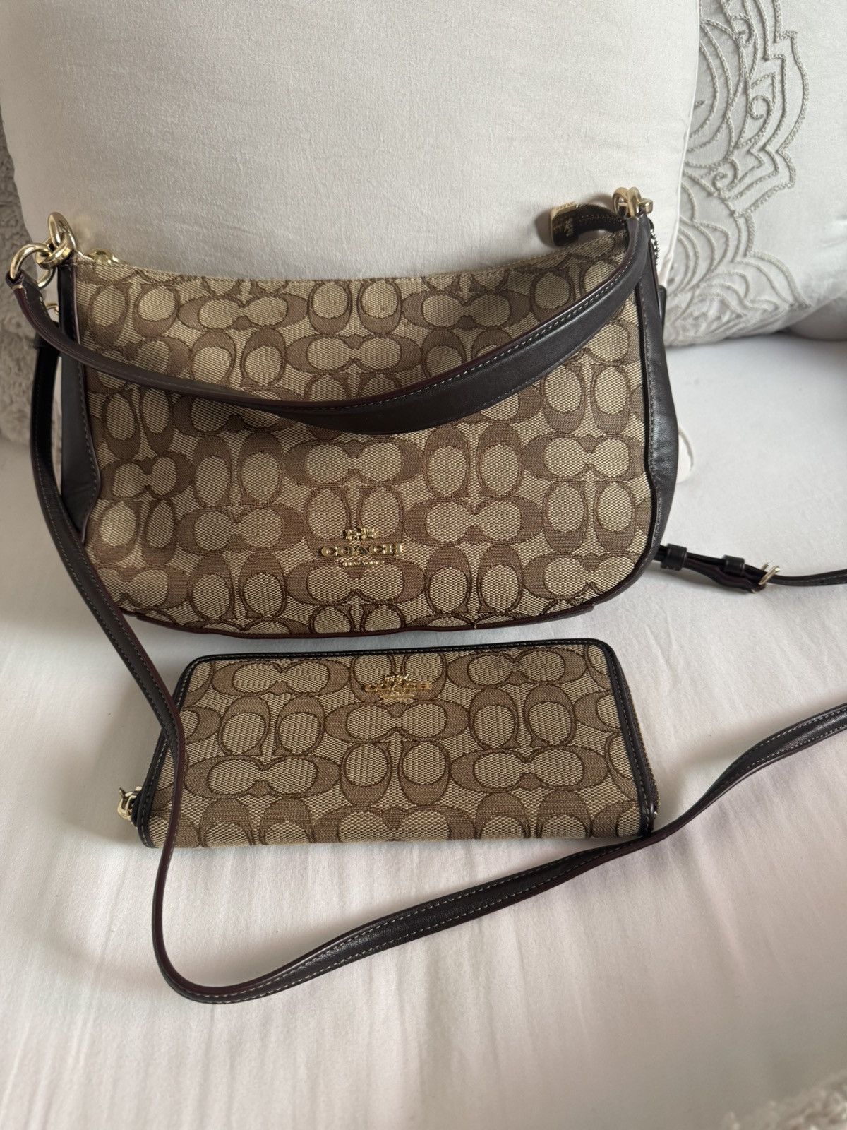 Coach Coach Tan and Brown Signature Shoulder Bag with Wallet NWOT Size ONE SIZE - 1 Thumbnail
