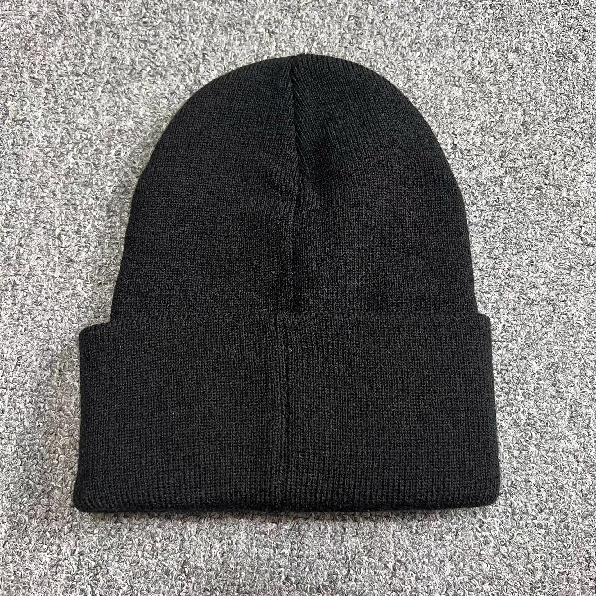 Cross Colours Cross Colours appliqué embroidered knit beanie Q7 Size ONE SIZE - 3 Thumbnail