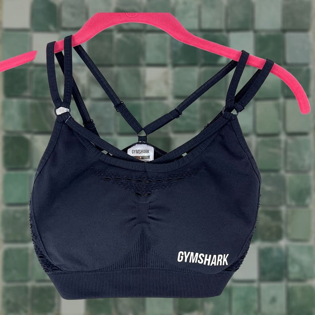 Gymshark Gymshark Sports Bra Womens Small Black Energy Seamless Pullover Padded Gym Workout Activewear Size ONE SIZE - 1 Thumbnail
