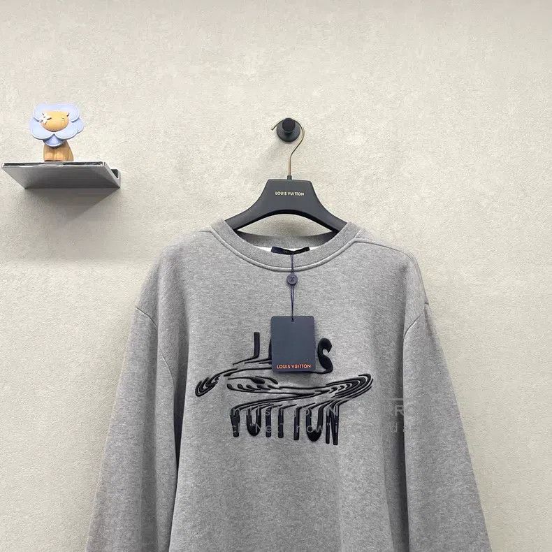 Louis Vuitton Louis Vuitton Twisted Letter Grey Hoodie Size US L / EU 52-54 / 3 - 4 Thumbnail
