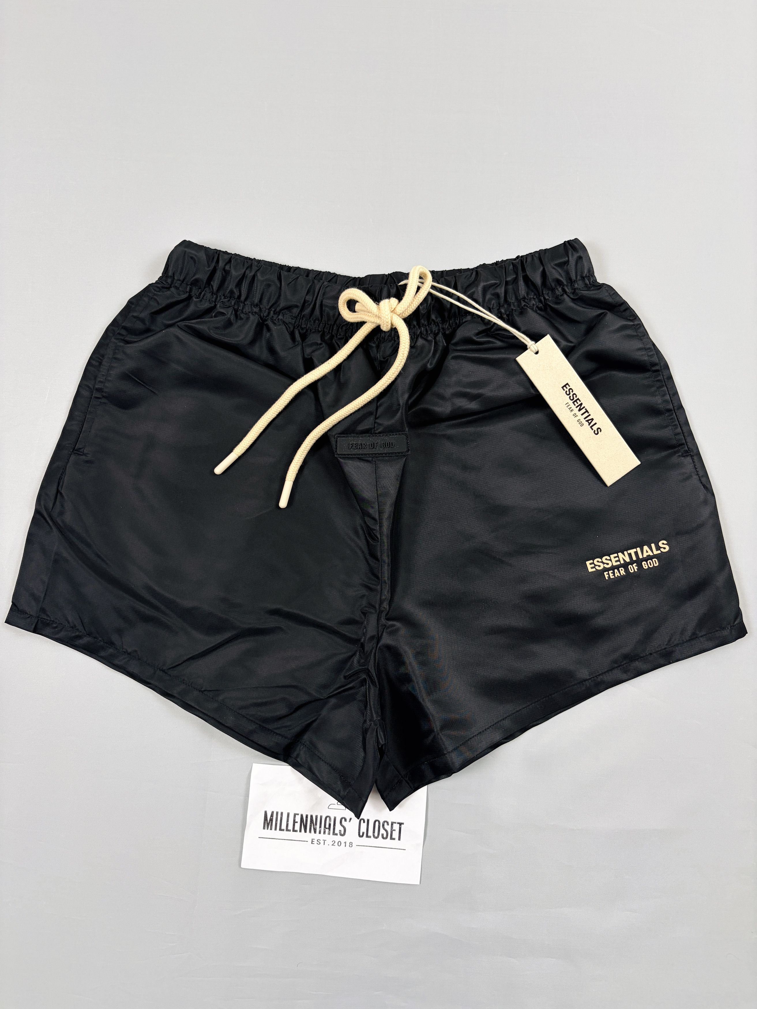 Essentials Fear of God Essentials Running Shorts Jet Black SS23 size XS Size US 30 / EU 46 - 1 Thumbnail