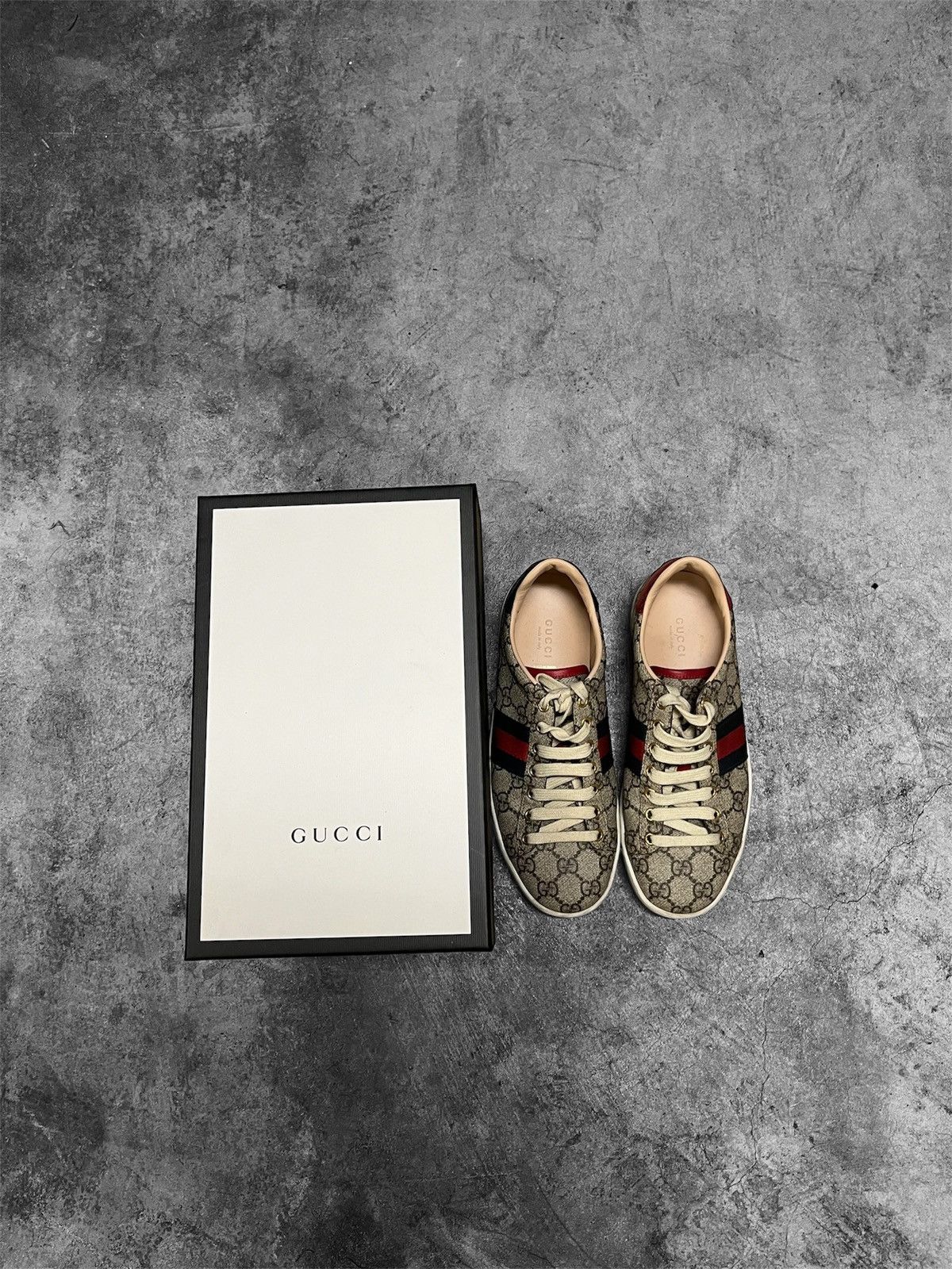 Gucci Gucci GG Supreme Womans Low Pop Logo Sneaker Beige Size US 8 / IT 38 - 2 Thumbnail