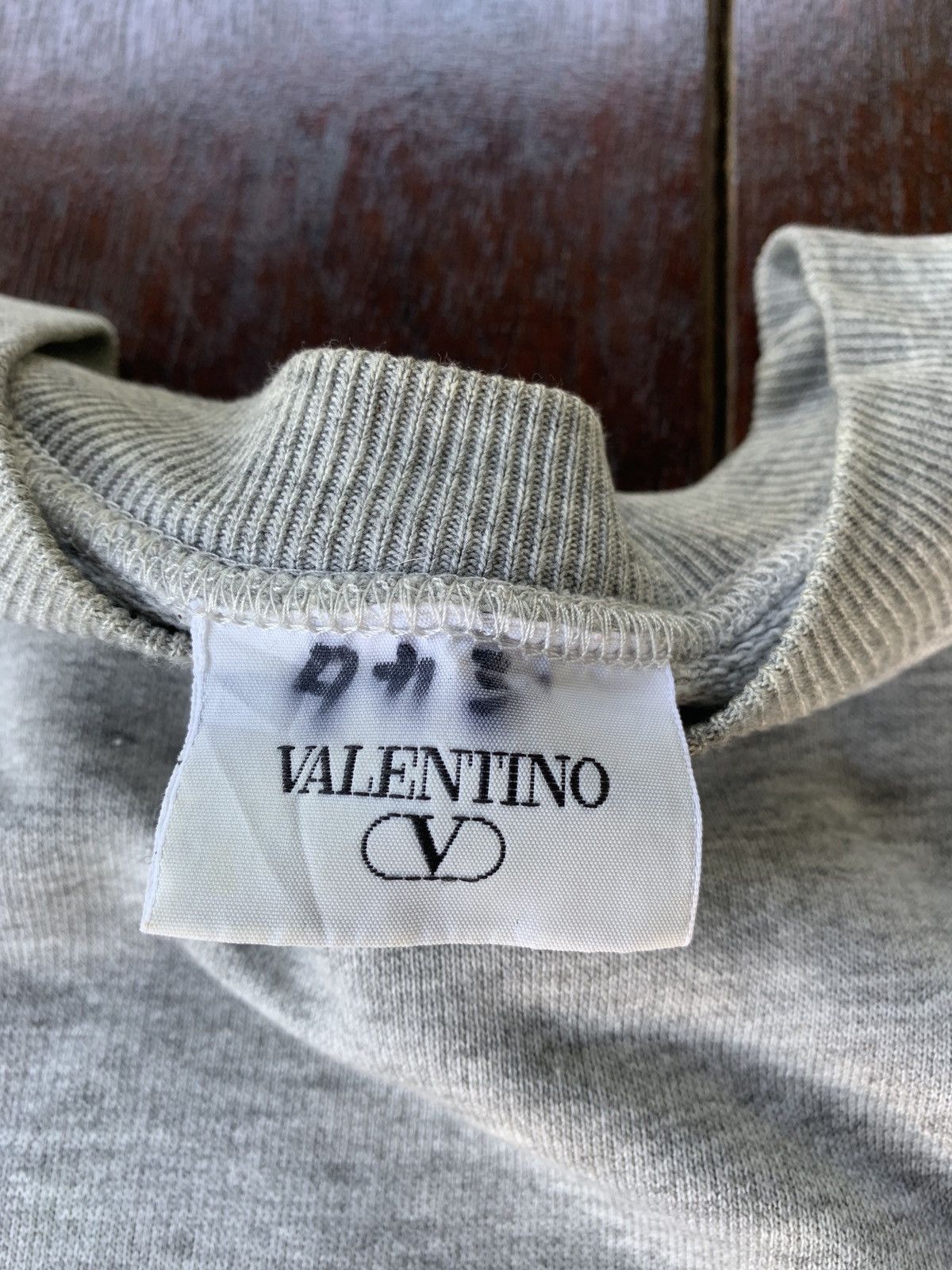 Valentino × Vintage Vintage Valentino Italy big logo grey sweatshirt Size US M / EU 48-50 / 2 - 4 Thumbnail