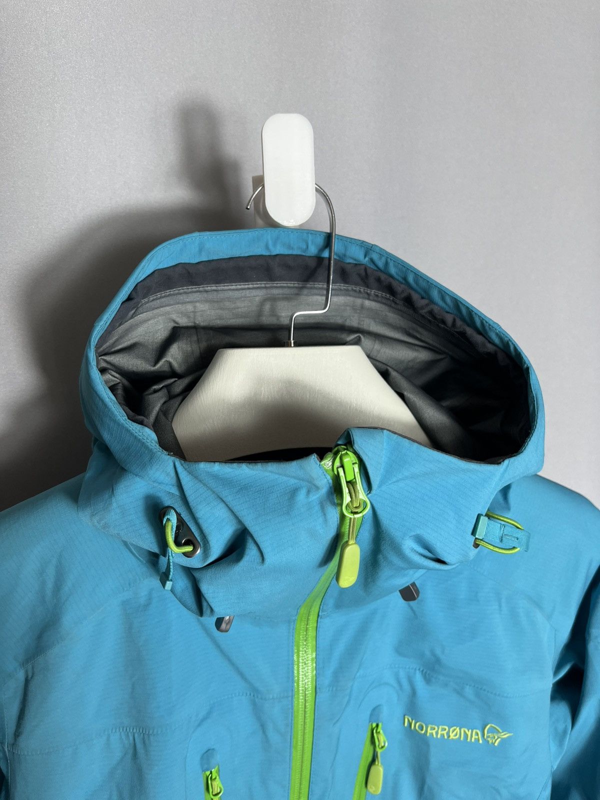 Norrona Norrøna Lofoten Gore-Tex Pro Womans Jacket iceberg blue Rain Size S / US 4 / IT 40 - 3 Thumbnail