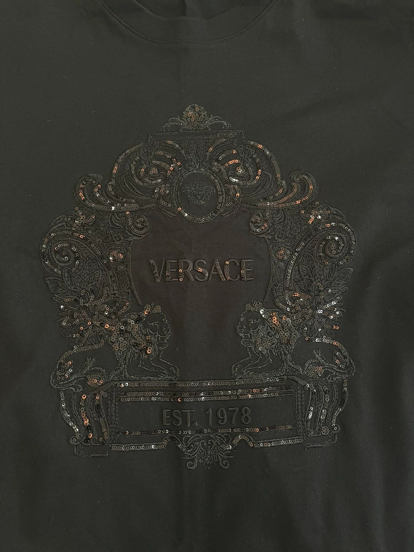 Versace Versace Black Lion Embroidered Sequined Logo XL Tee Size US XL / EU 56 / 4 - 5 Thumbnail