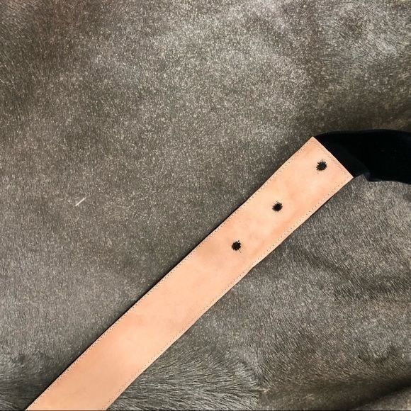 Louis Vuitton Louis Vuitton Velvet Leather Backed Branded Logo Buckle Belt Size ONE SIZE - 7 Thumbnail