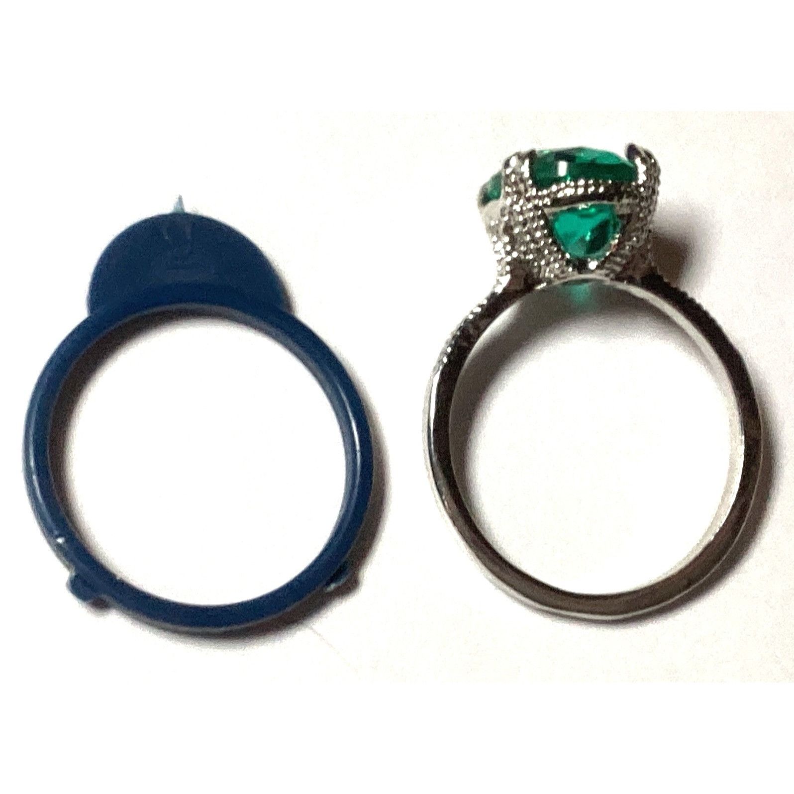 Other Green Faux Emerald Oval Cut Silver-tone Solitaire Prong Set Size ONE SIZE - 4 Thumbnail