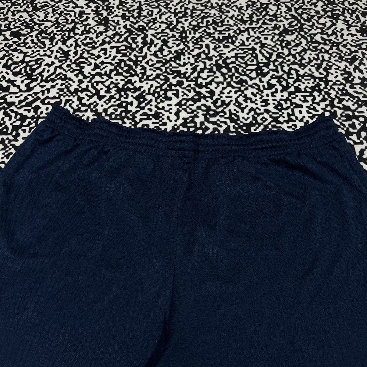 Nike Vintage 90s Nike Swoosh Logo Retro Sport Style Shorts Size US 38 / EU 54 - 8 Thumbnail