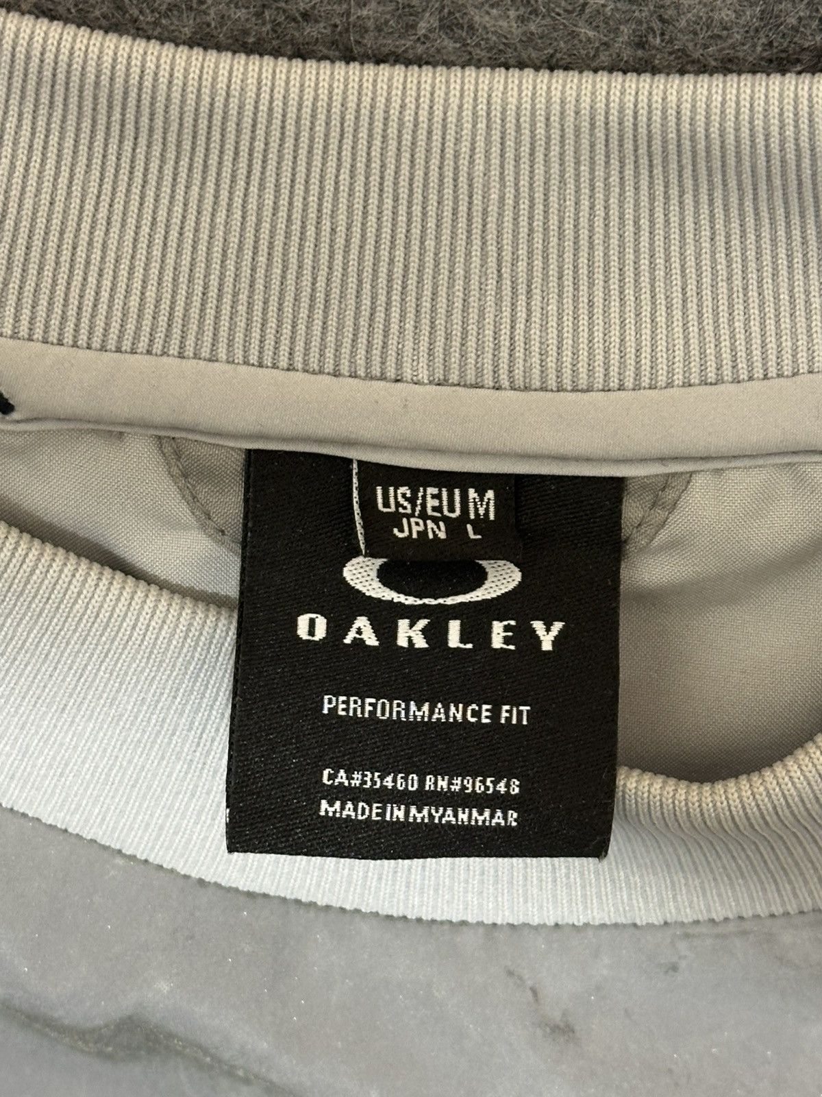 Oakley Oakley Skull Active Insulation pullover in a reflective. Size US L / EU 52-54 / 3 - 10 Thumbnail