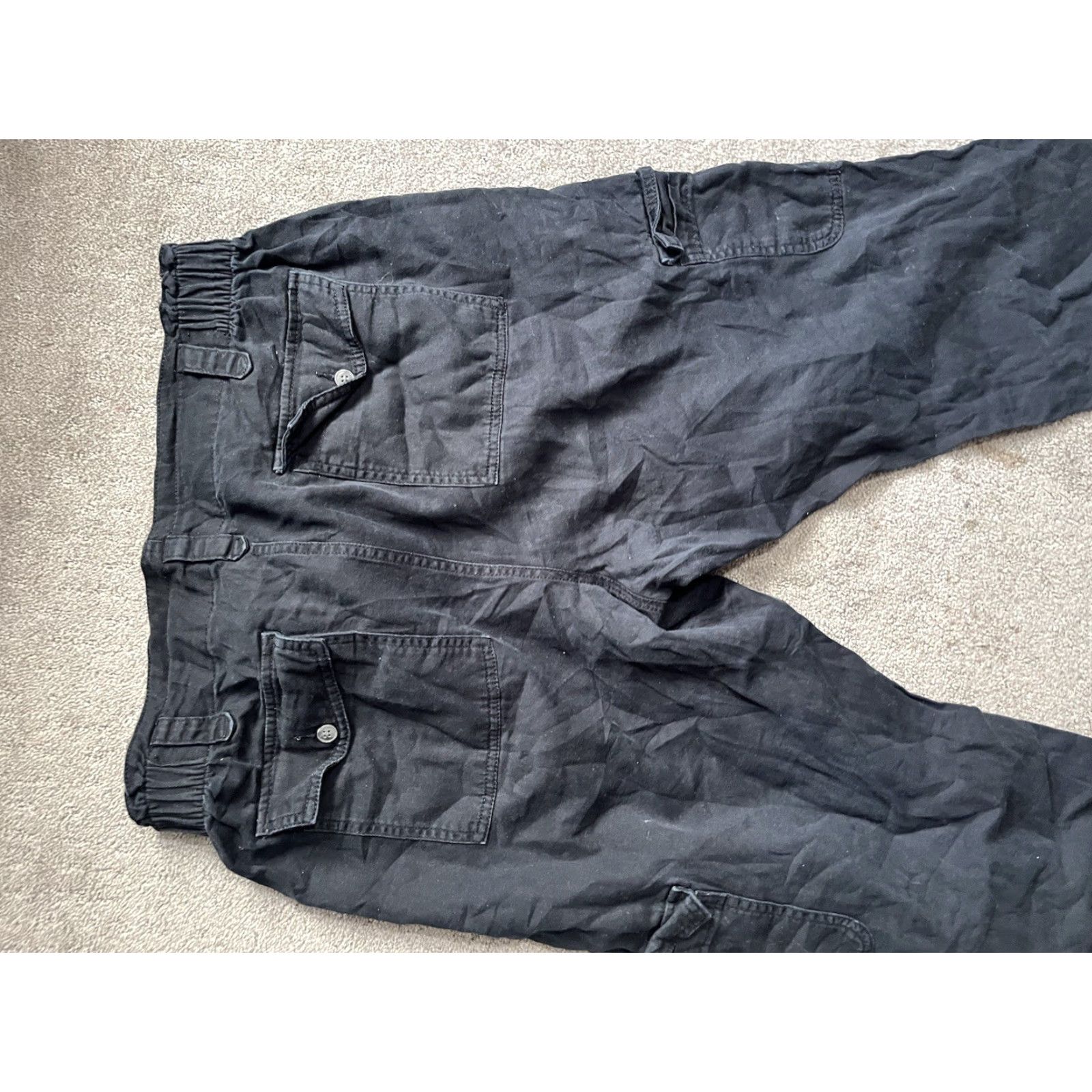 Old Navy Old Navy Cargo Pants Women’s L Black Low Rise Cuffed Cropped Distressed Size 36" / US 14 / IT 50 - 4 Thumbnail