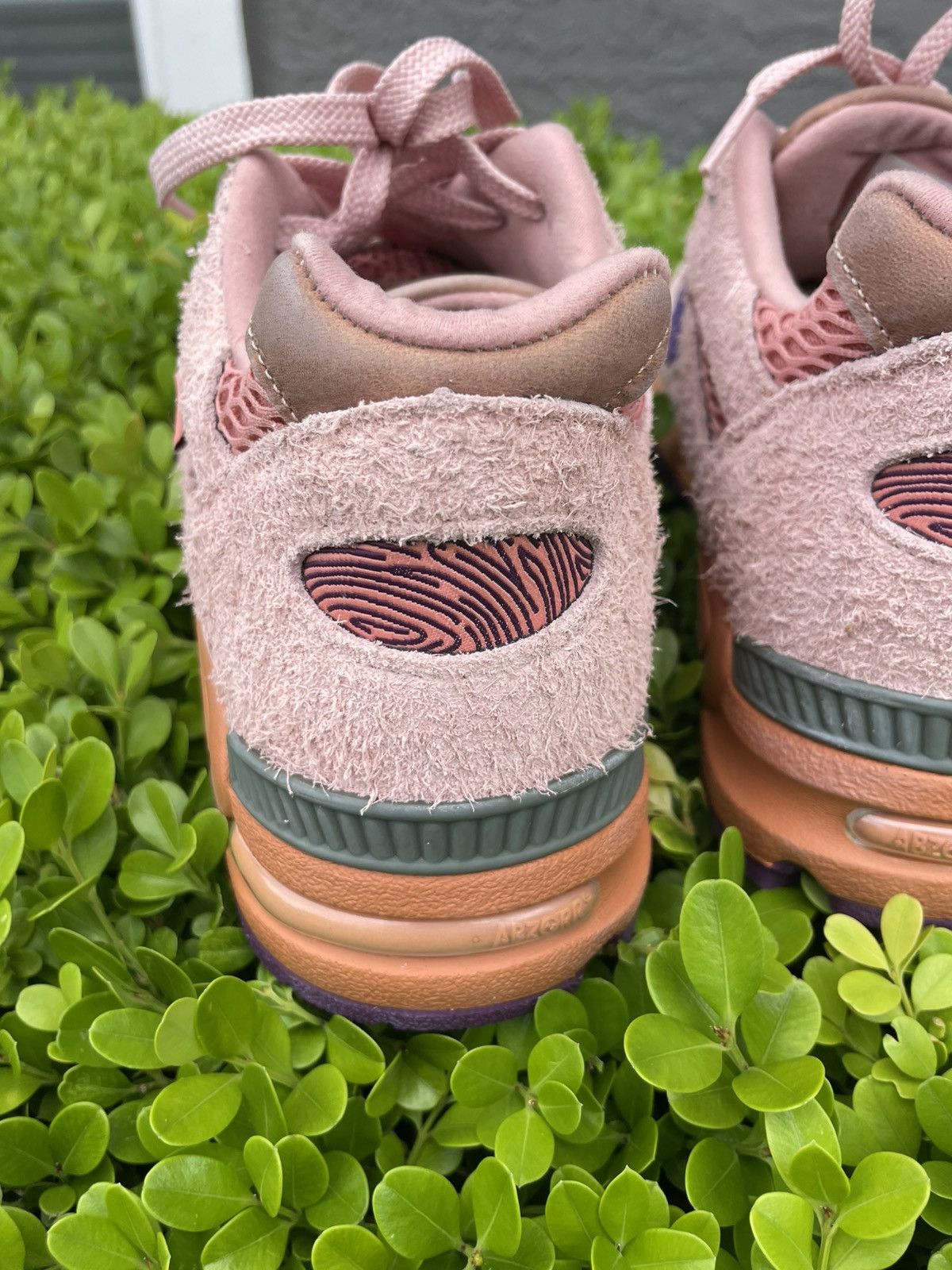 New Balance × Salehe Bembury Salehe Bembury x NB 990 Size US 11 / EU 44 - 7 Thumbnail